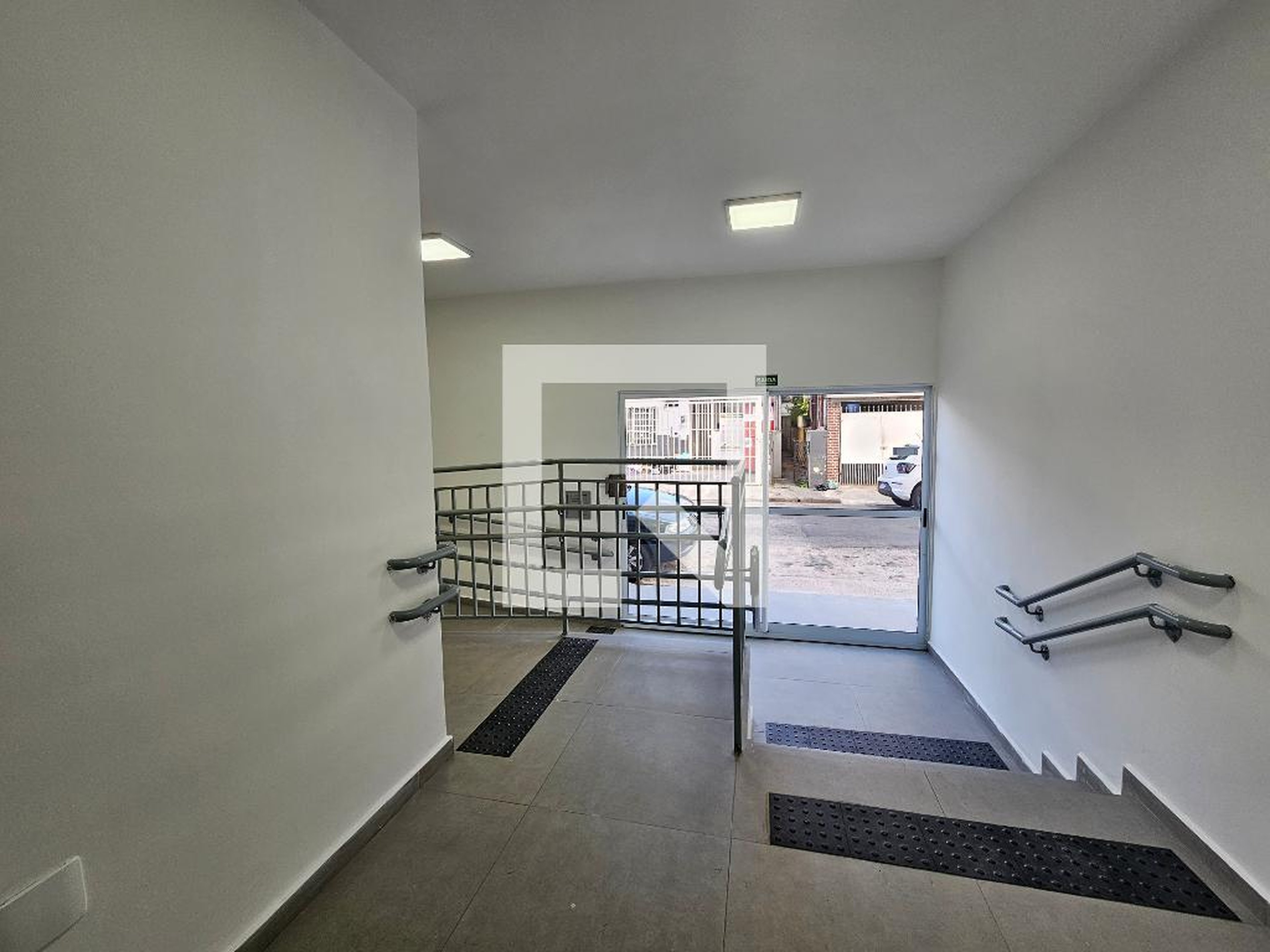 Hall de entrada Condomínio em Rua Catipará, 293