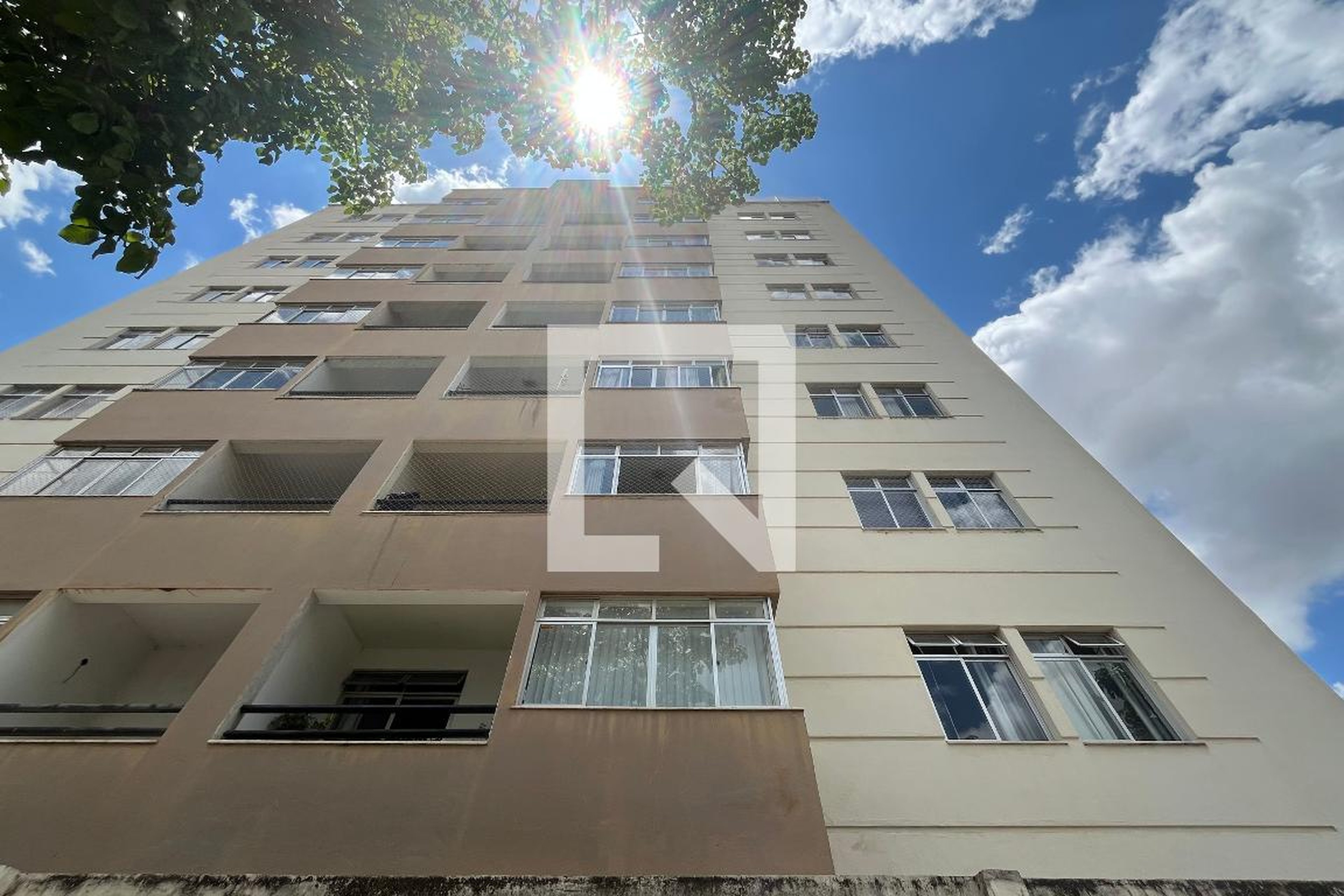 Fachada Condomínio em Rua das Tangerinas, 370