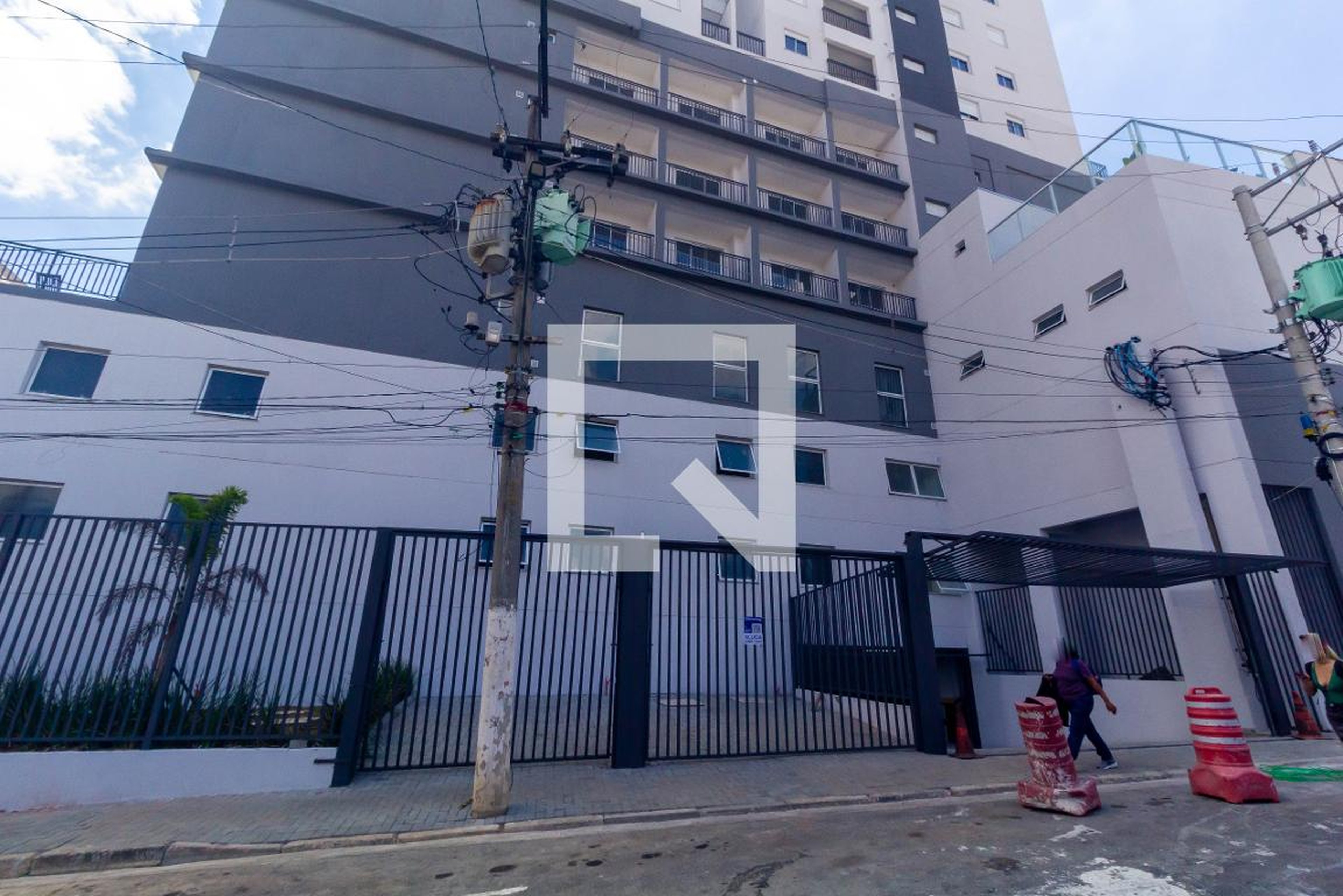 Fachada Condomínio em Avenida Vila Ema, 1560