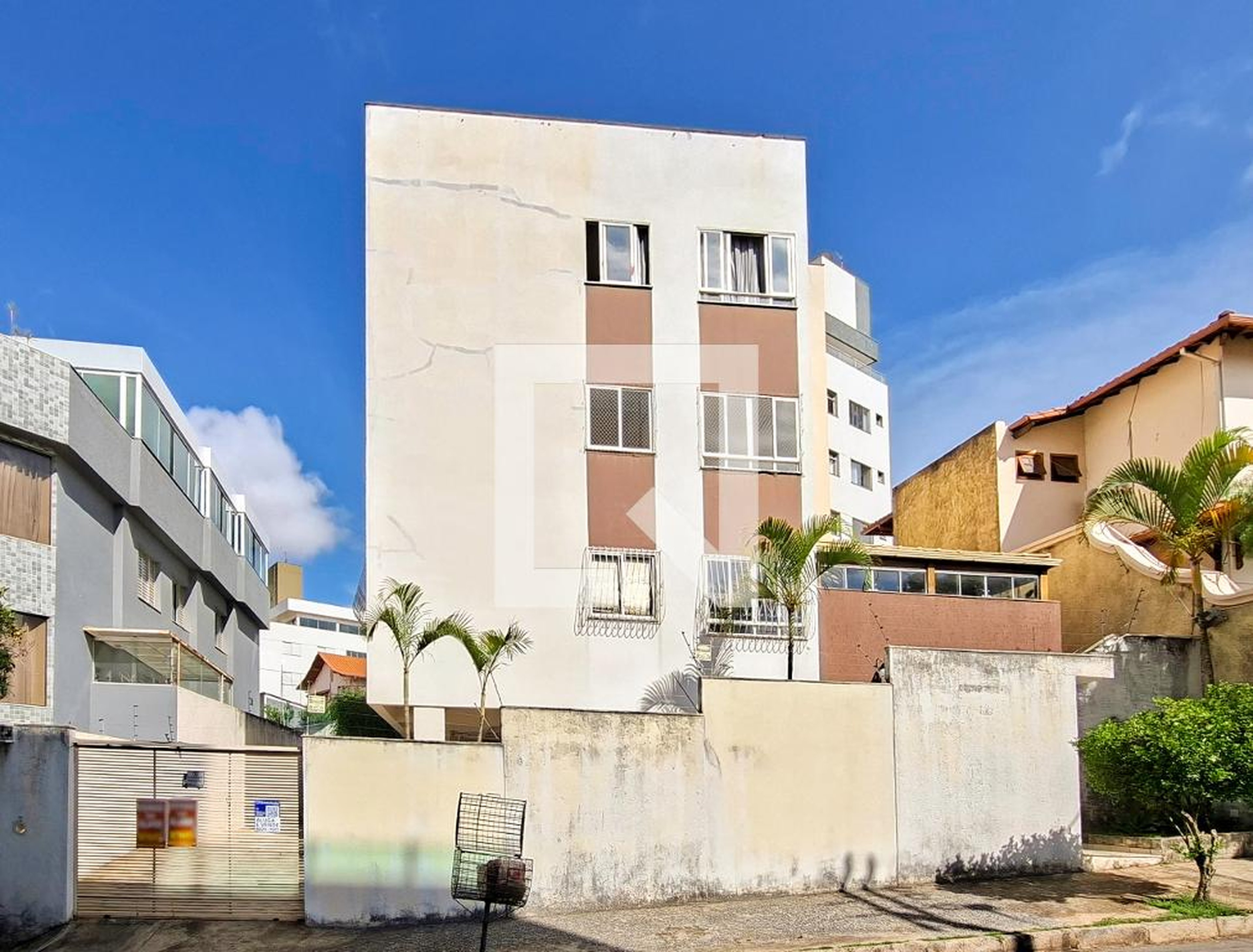 Fachada Condomínio em Rua Professor Nardelli Benfica, 235