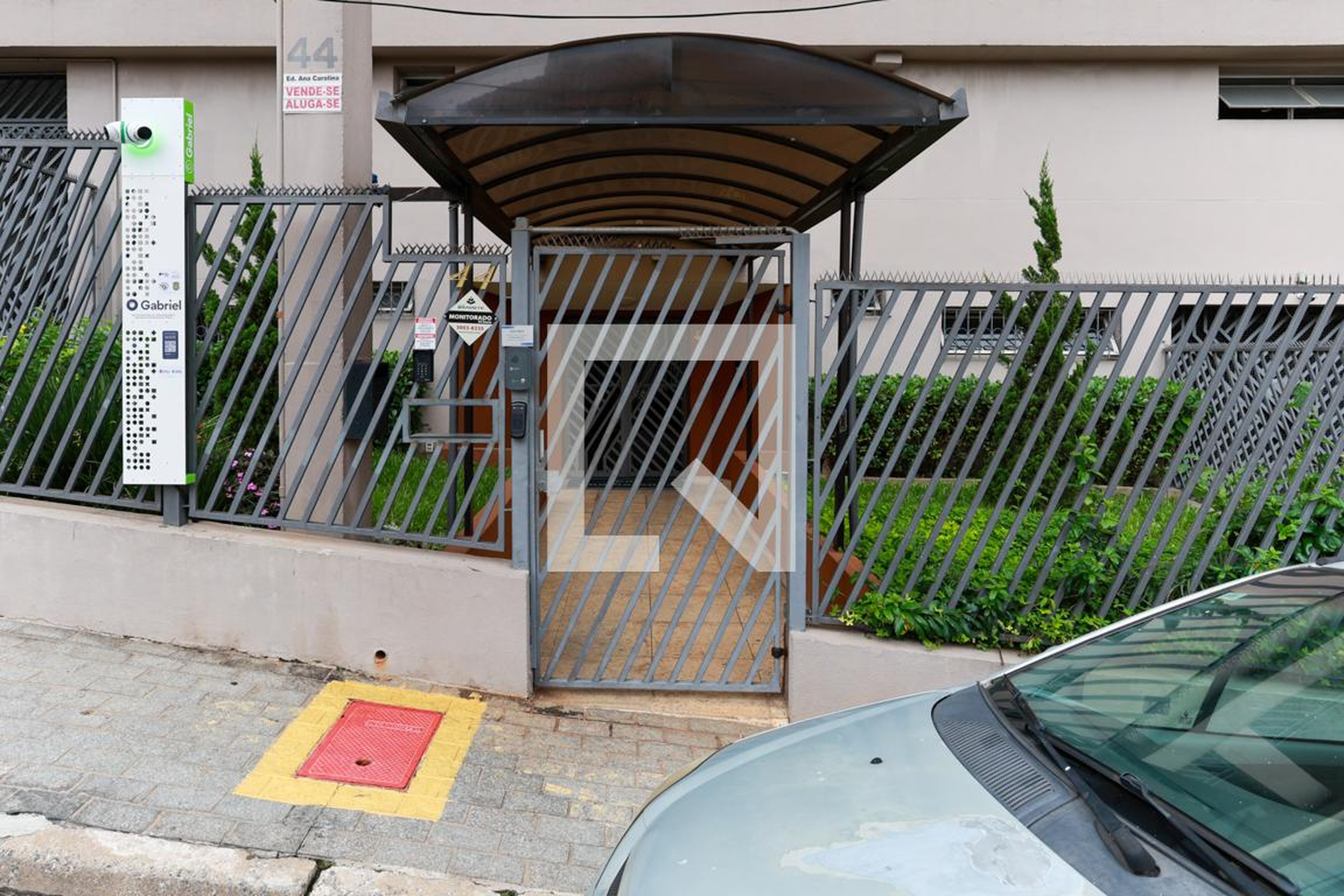 Fachada do condomínio Edifício Ana Carolina