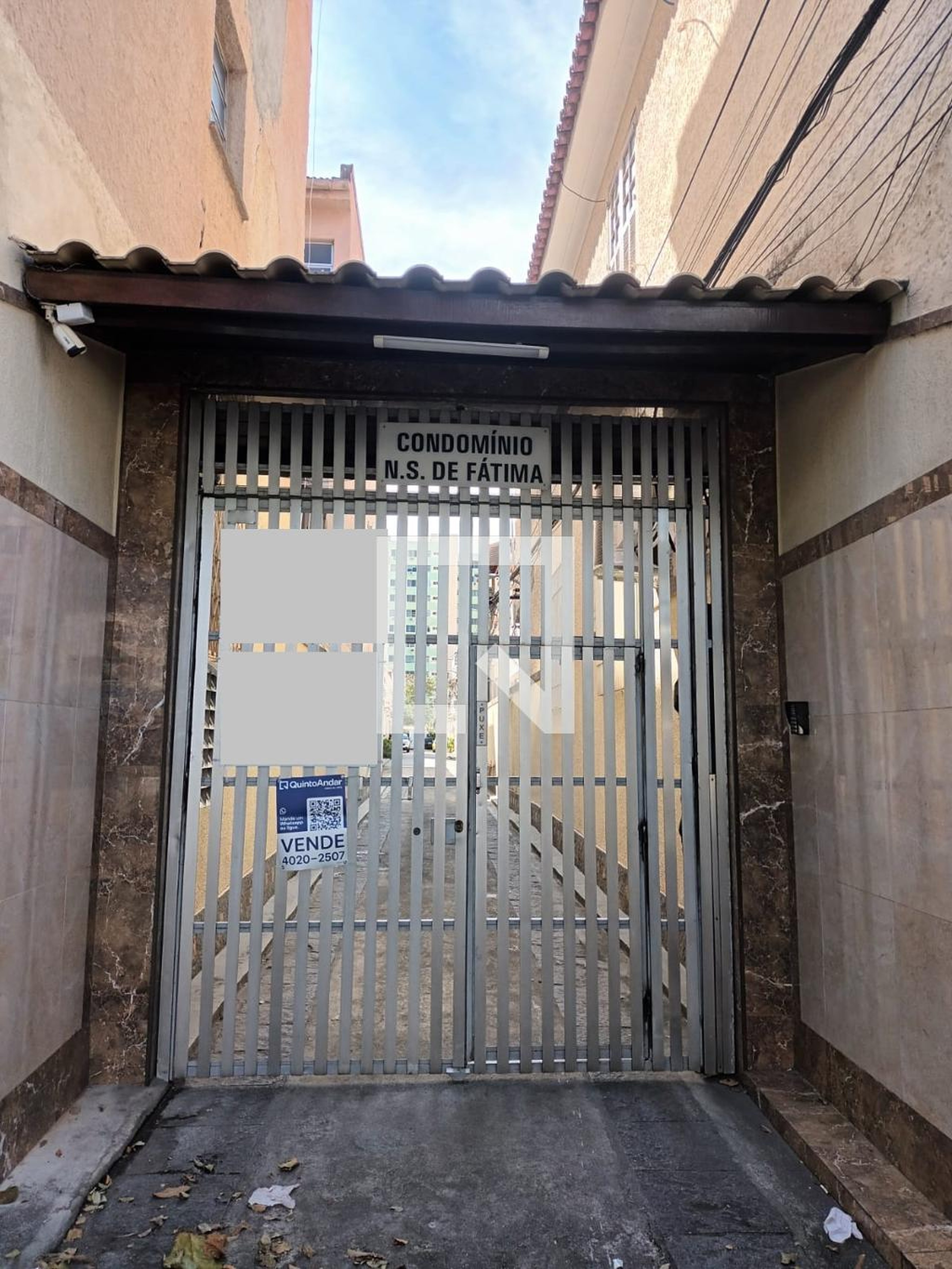 Fachada Condomínio em Rua Adriano, 122a