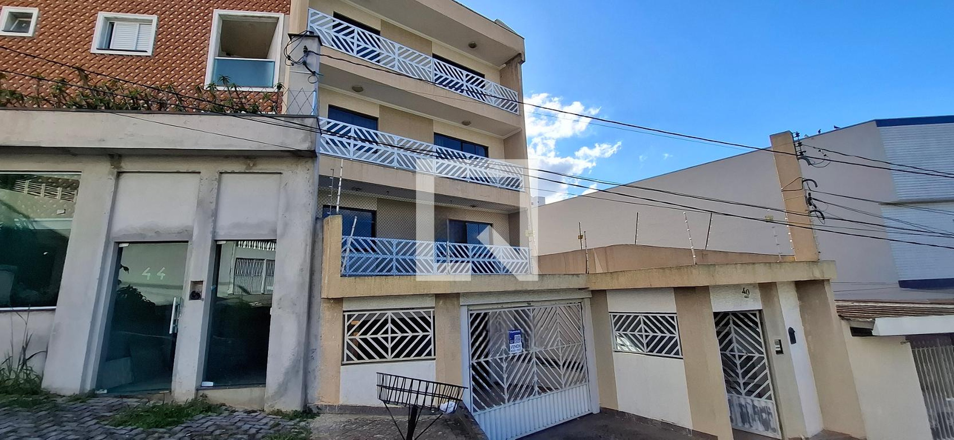 Fachada Condomínio em Praça Monte Cristo, 40