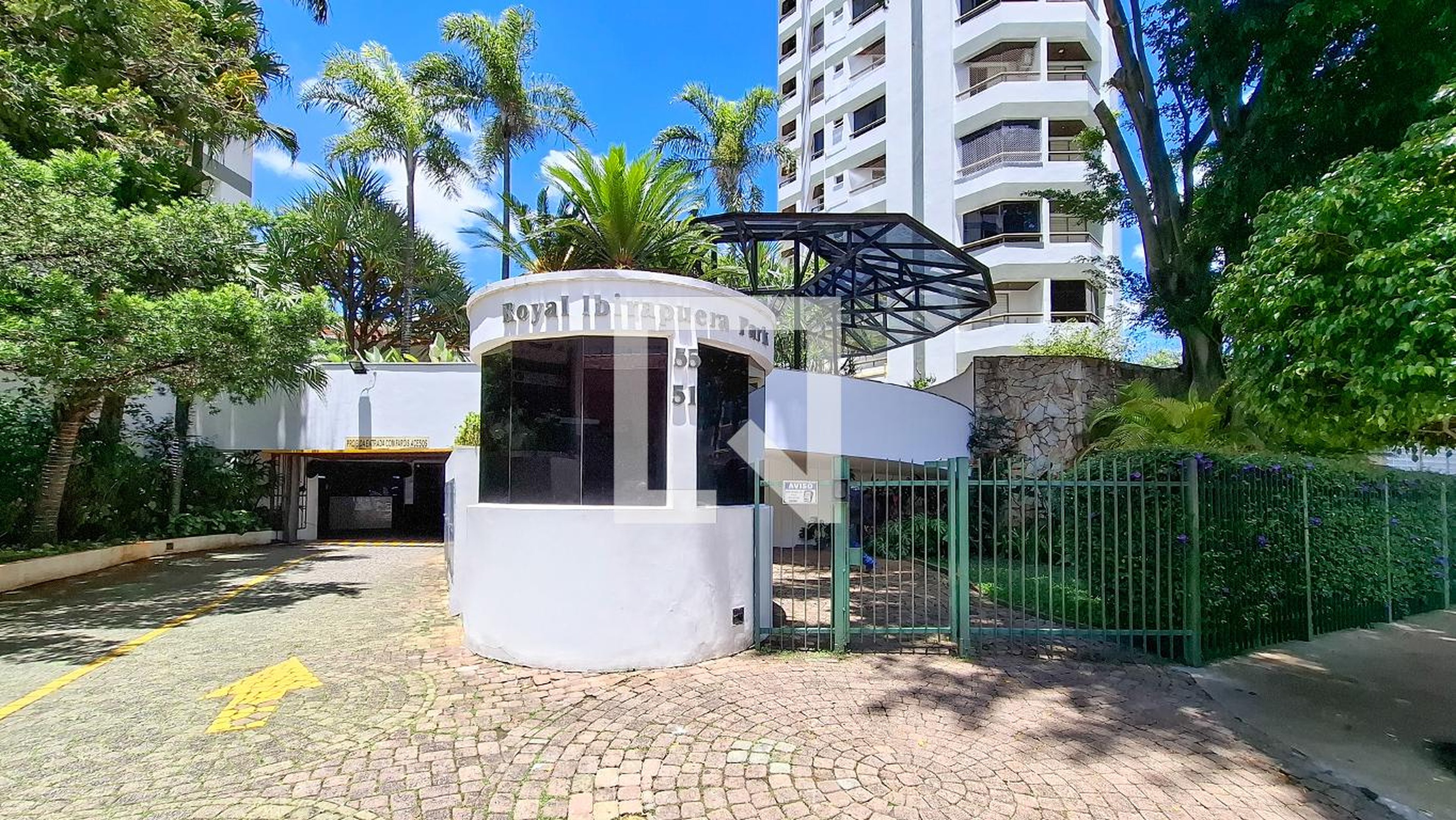 Fachada do Prédio Condomínio Royal Ibirapuera Park