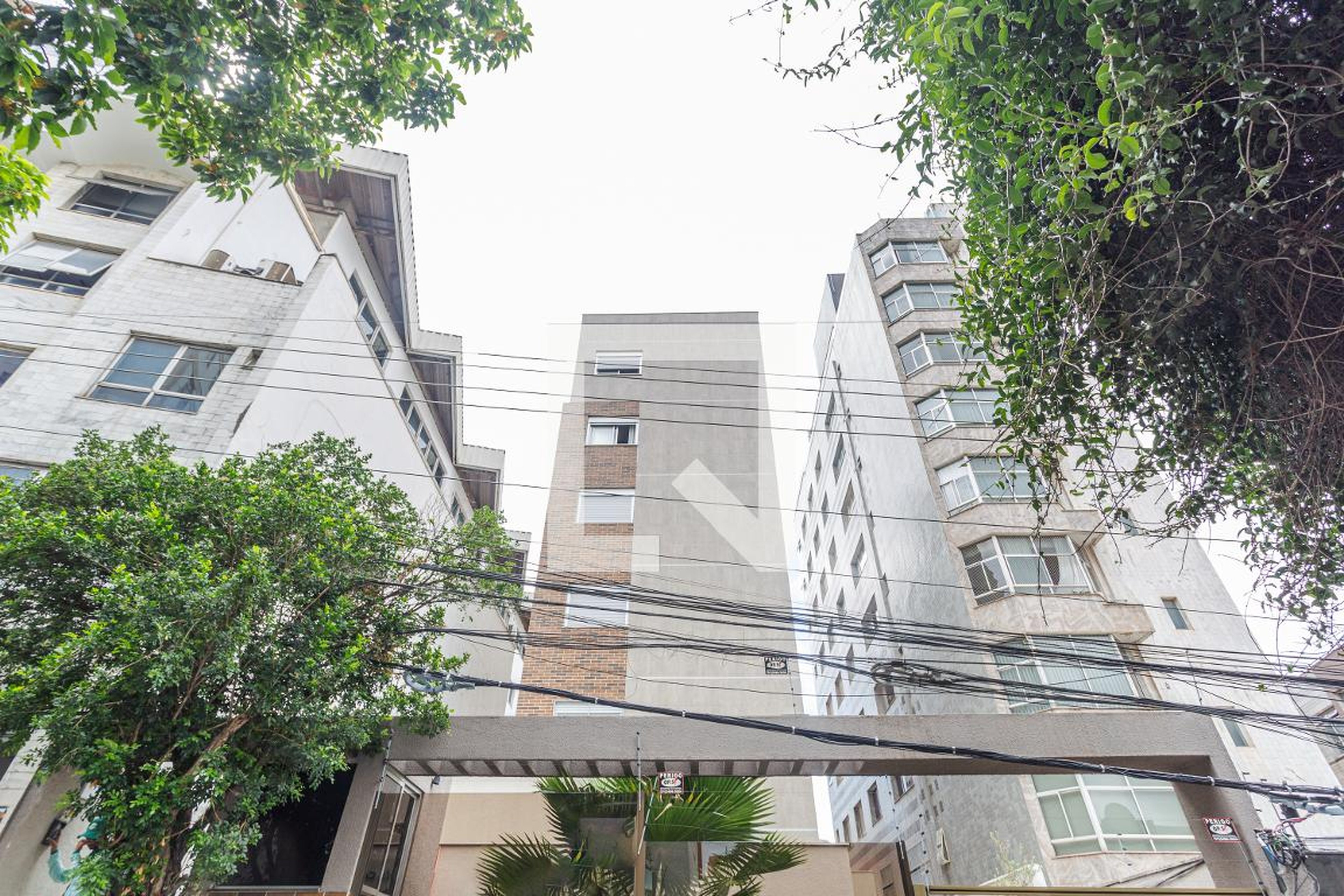 Fachada Condomínio em Rua Alfenas, 65