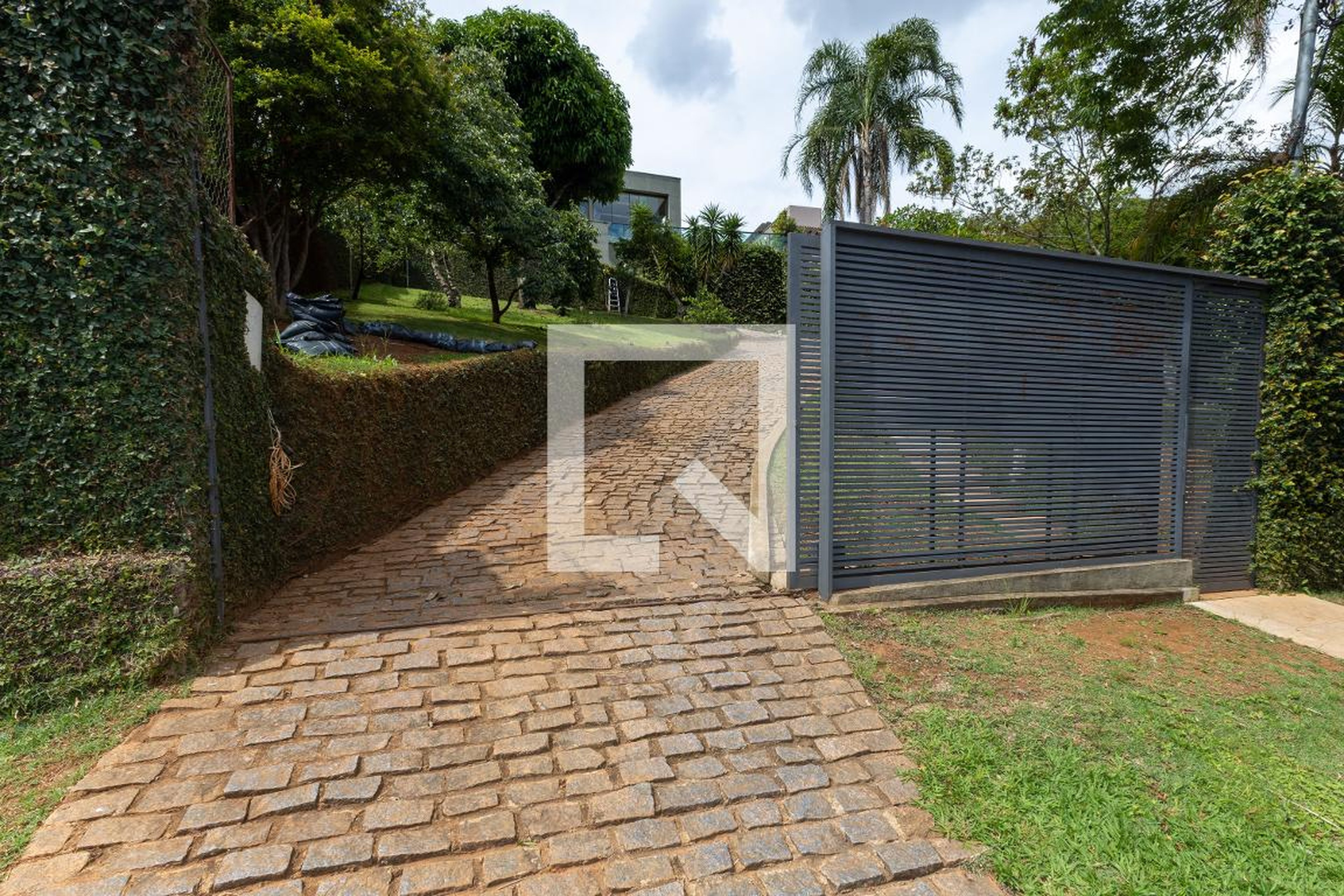 Fachada Condomínio em Rua Tolêdo, 26