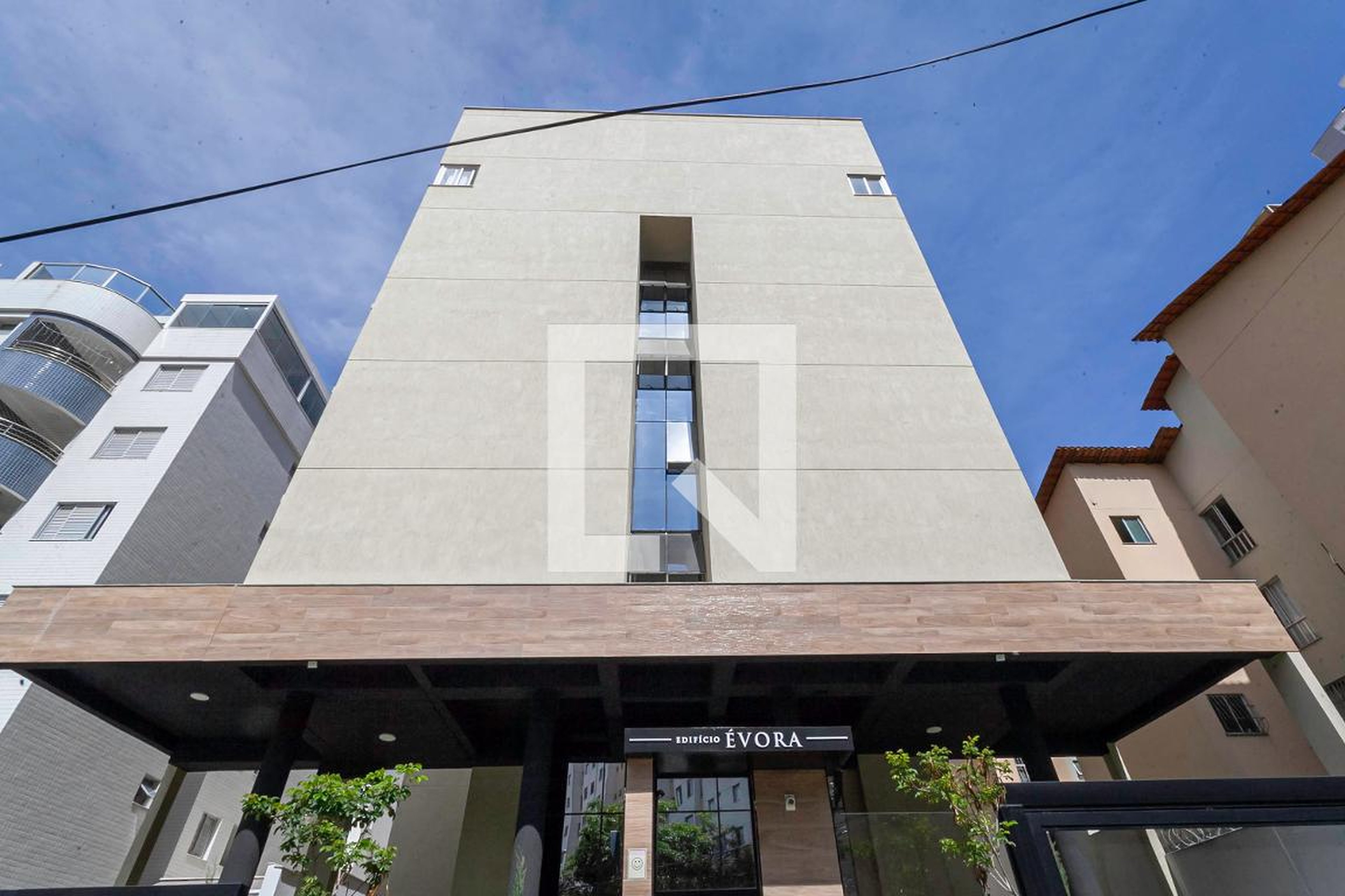 Fachada Condomínio em Rua Wadi José Alau, 125