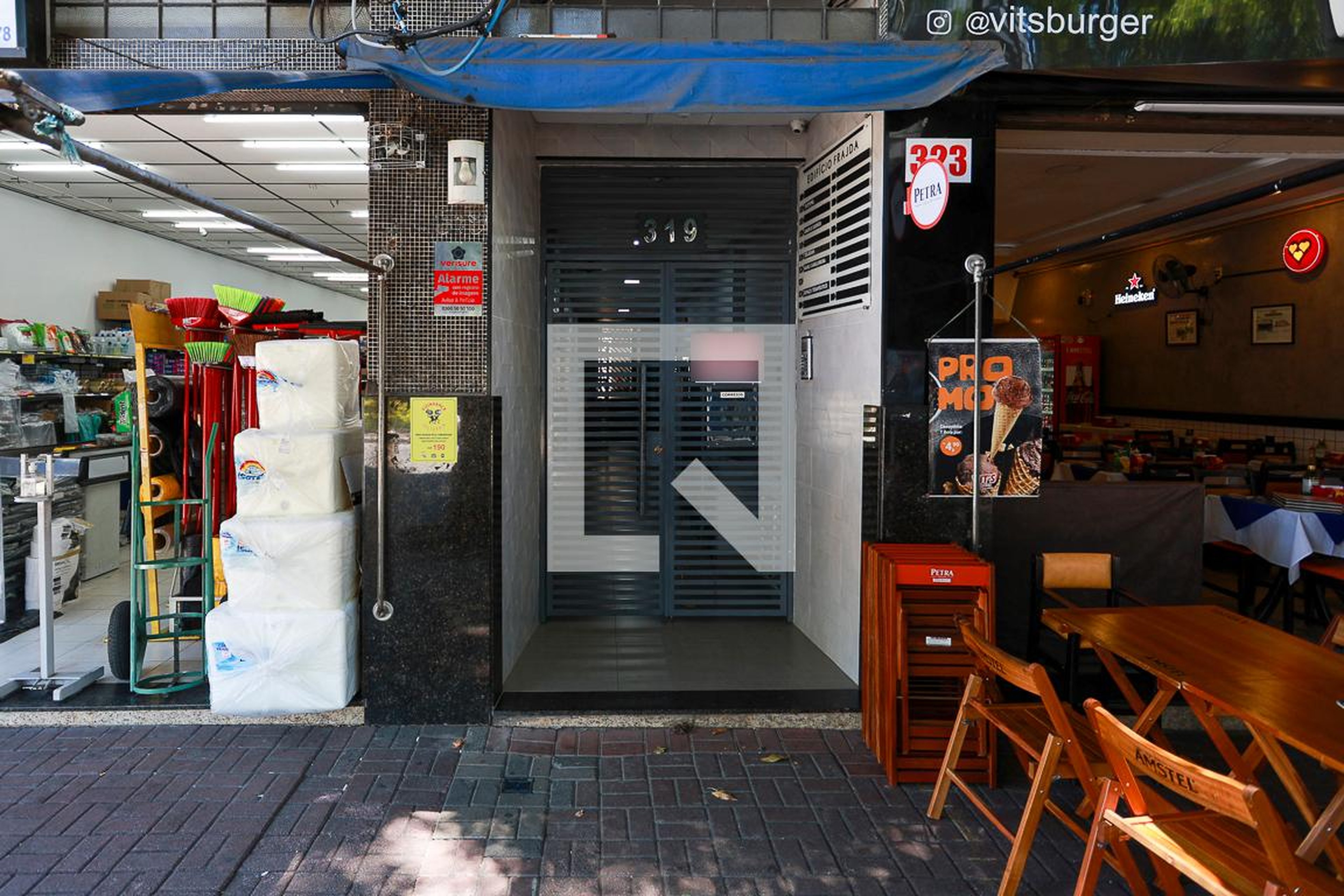 Fachada do condomínio Condomínio Frajda