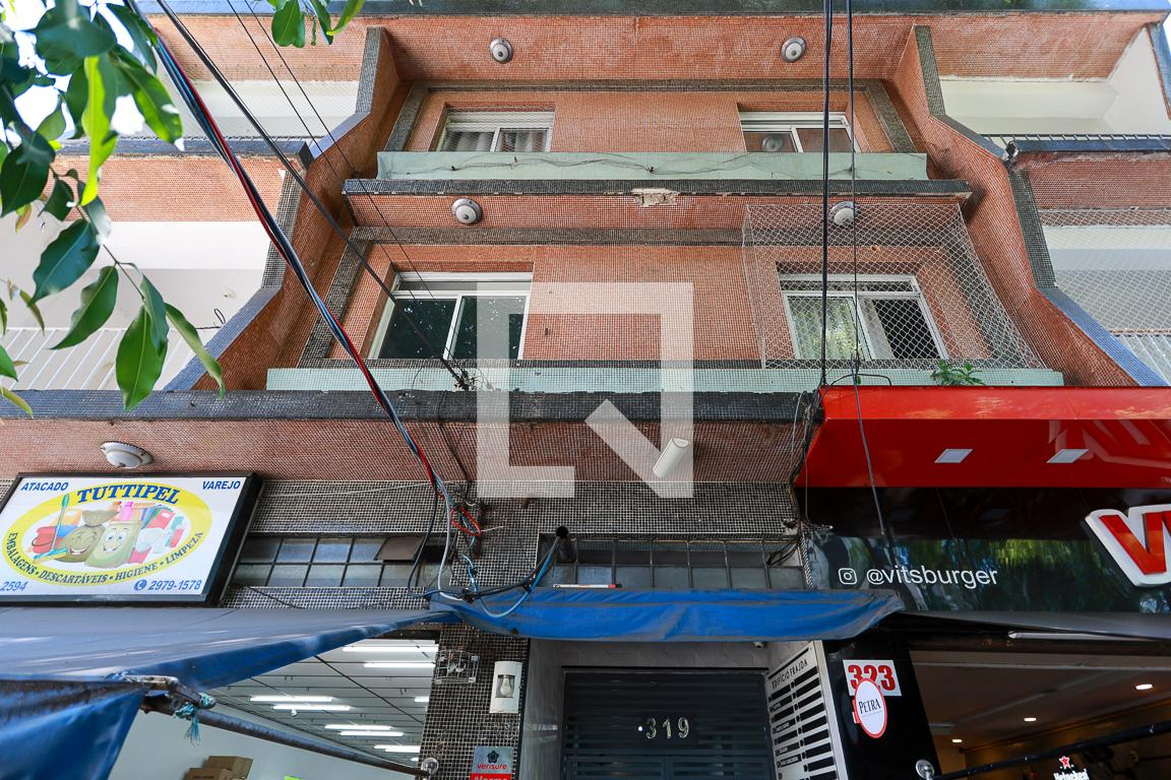 Fachada do prédio Condomínio Frajda