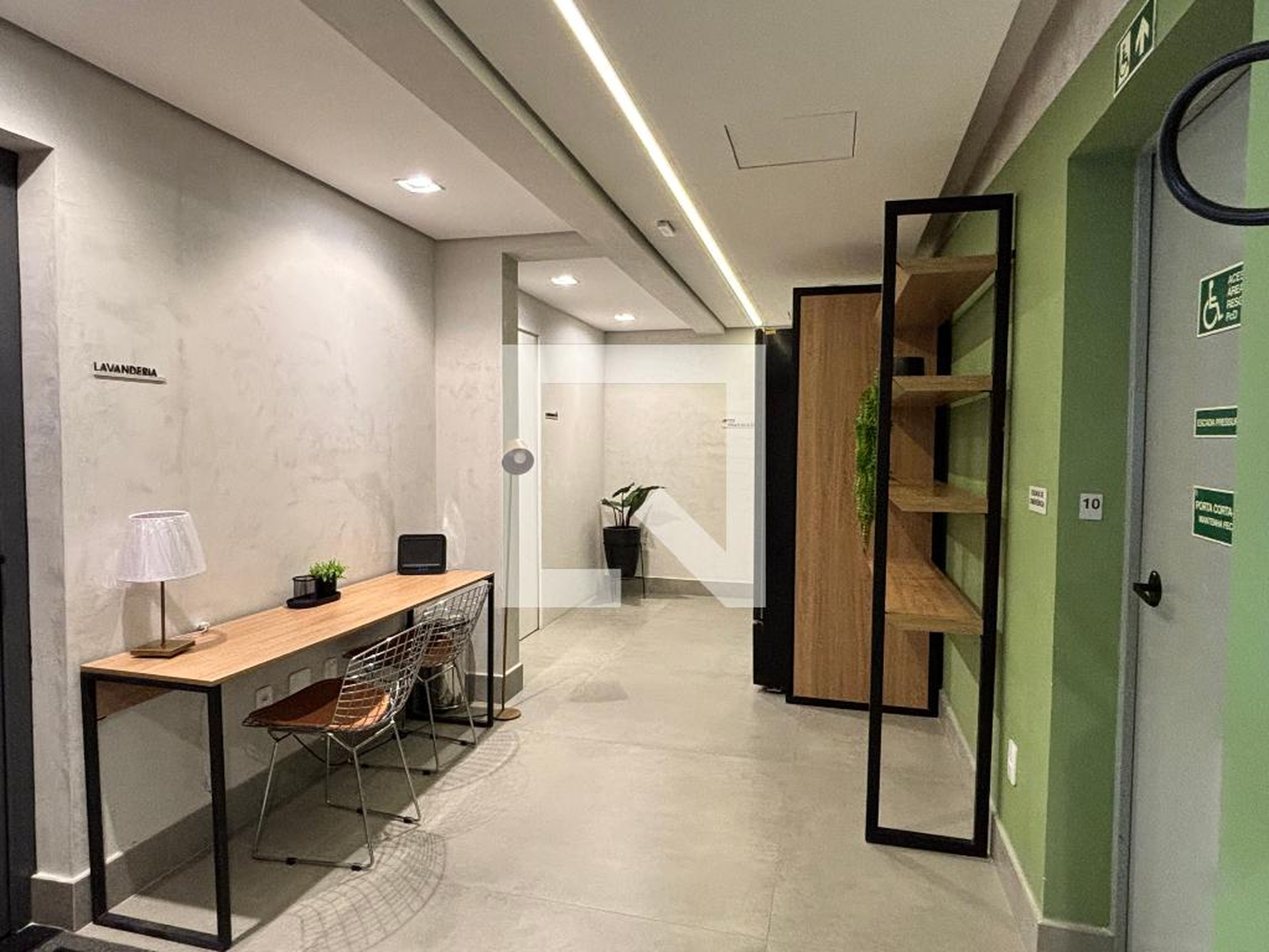 Área comum - Florear  Stand de Vendas de