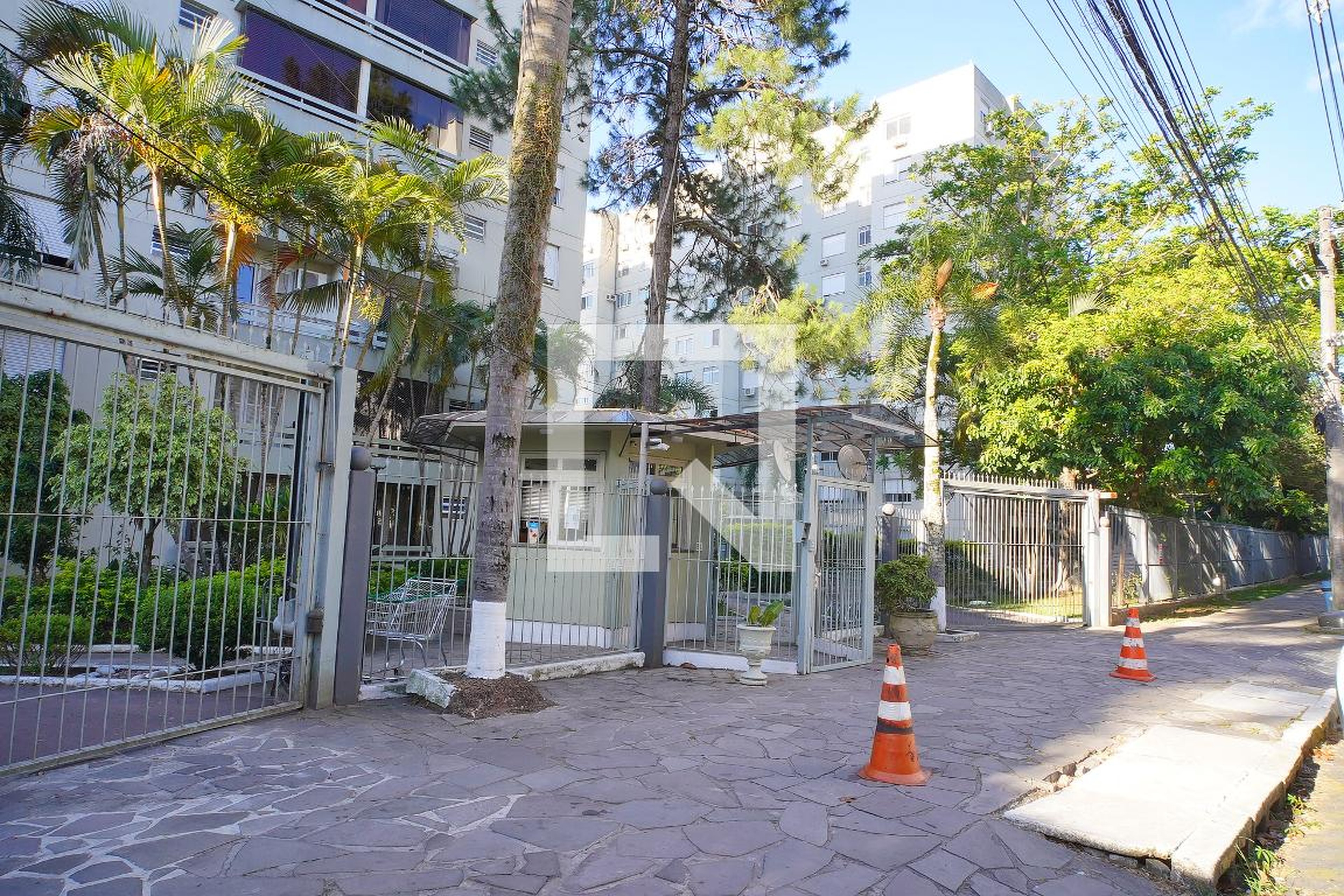 Fachada Condomínio Portal dos Coqueiros