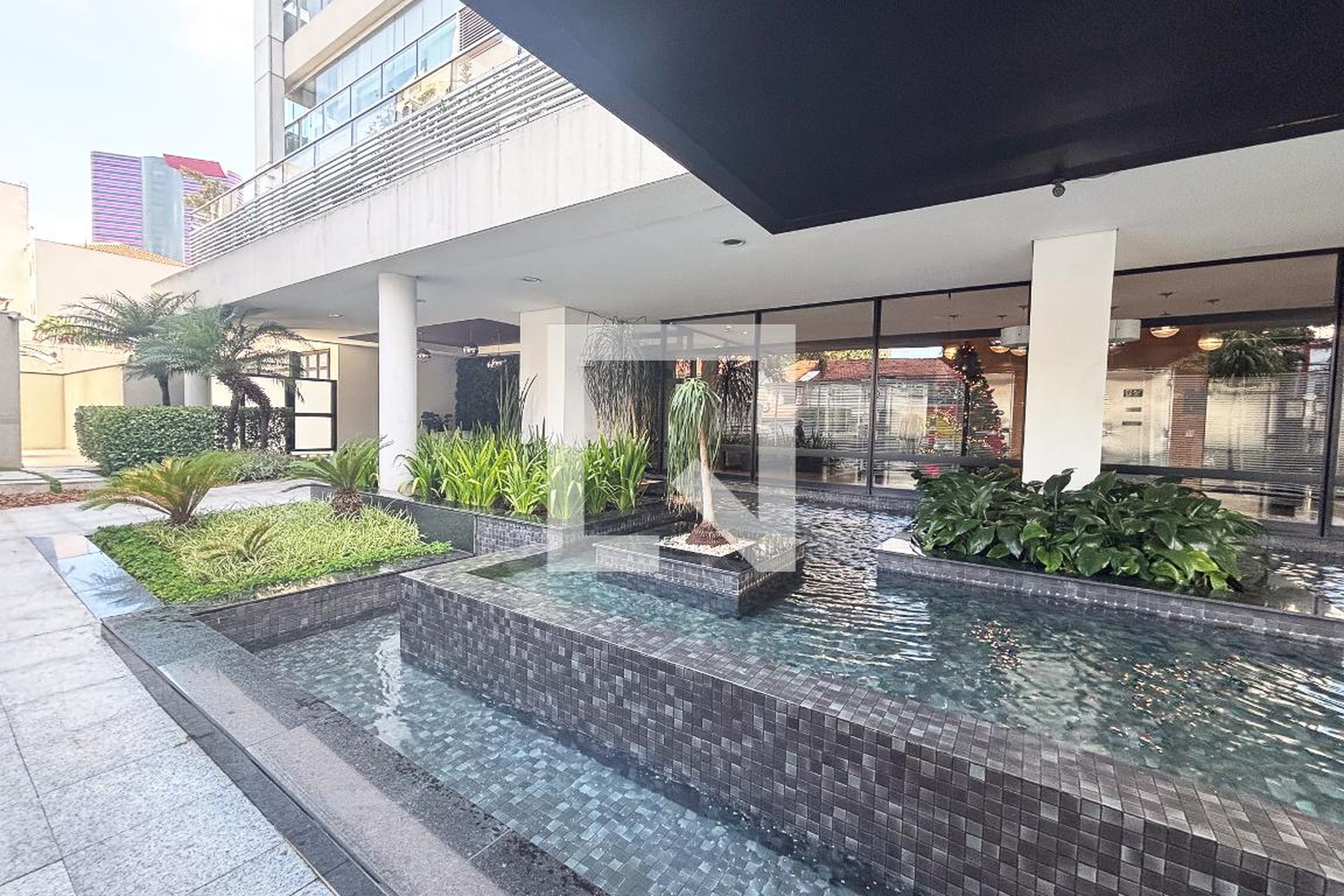 entrada do predio - DNA Pinheiros