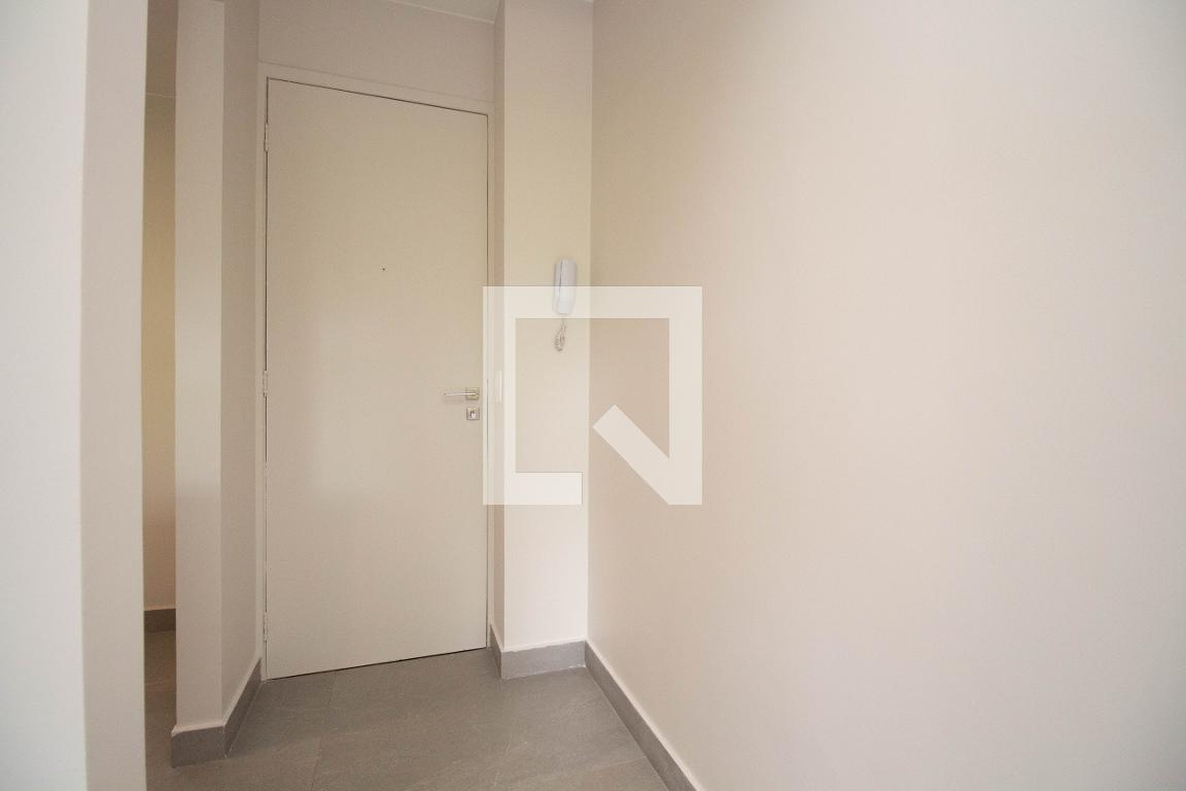 Hall - Sqs 404
