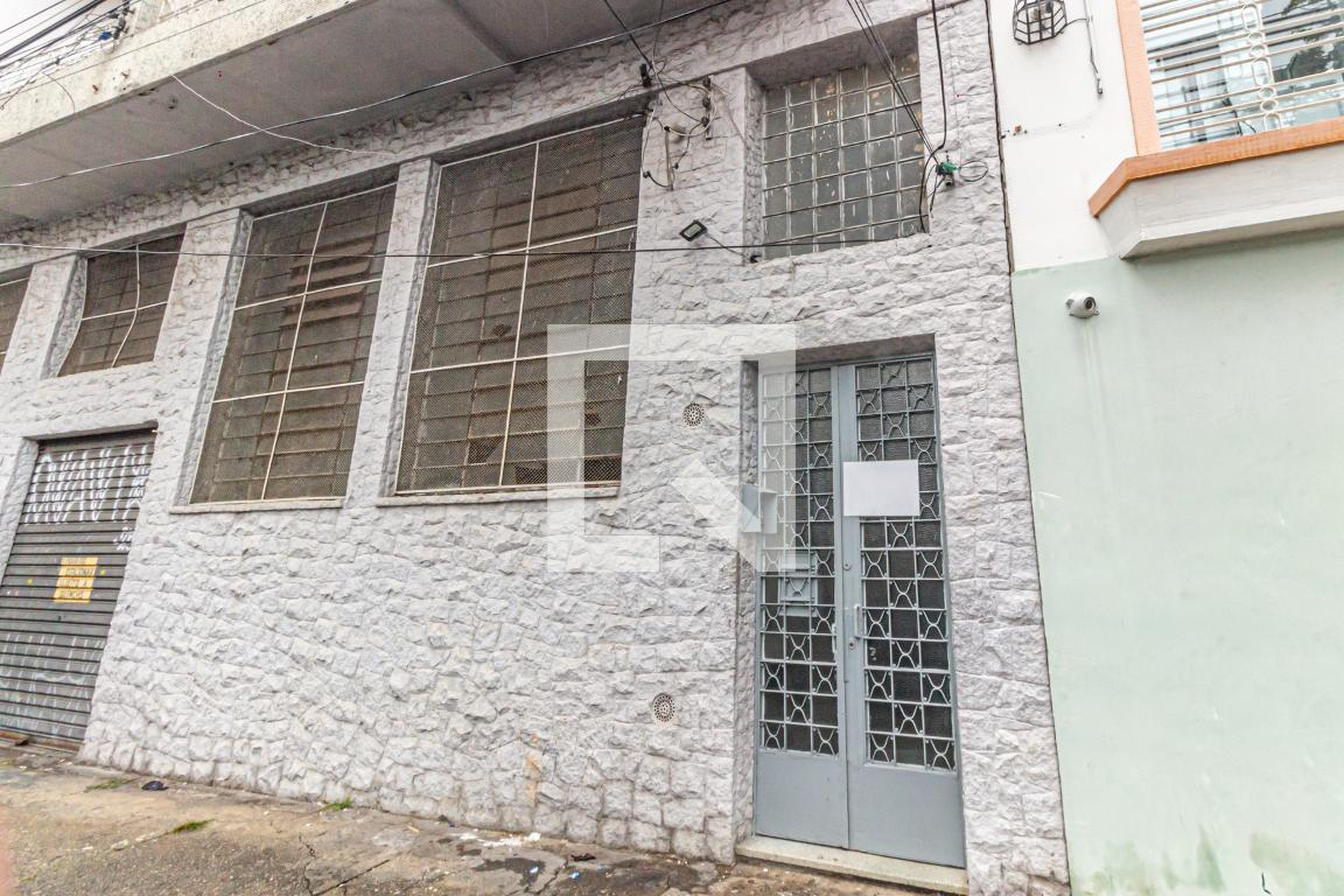 Fachada Condomínio em Rua dos Campineiros, 162