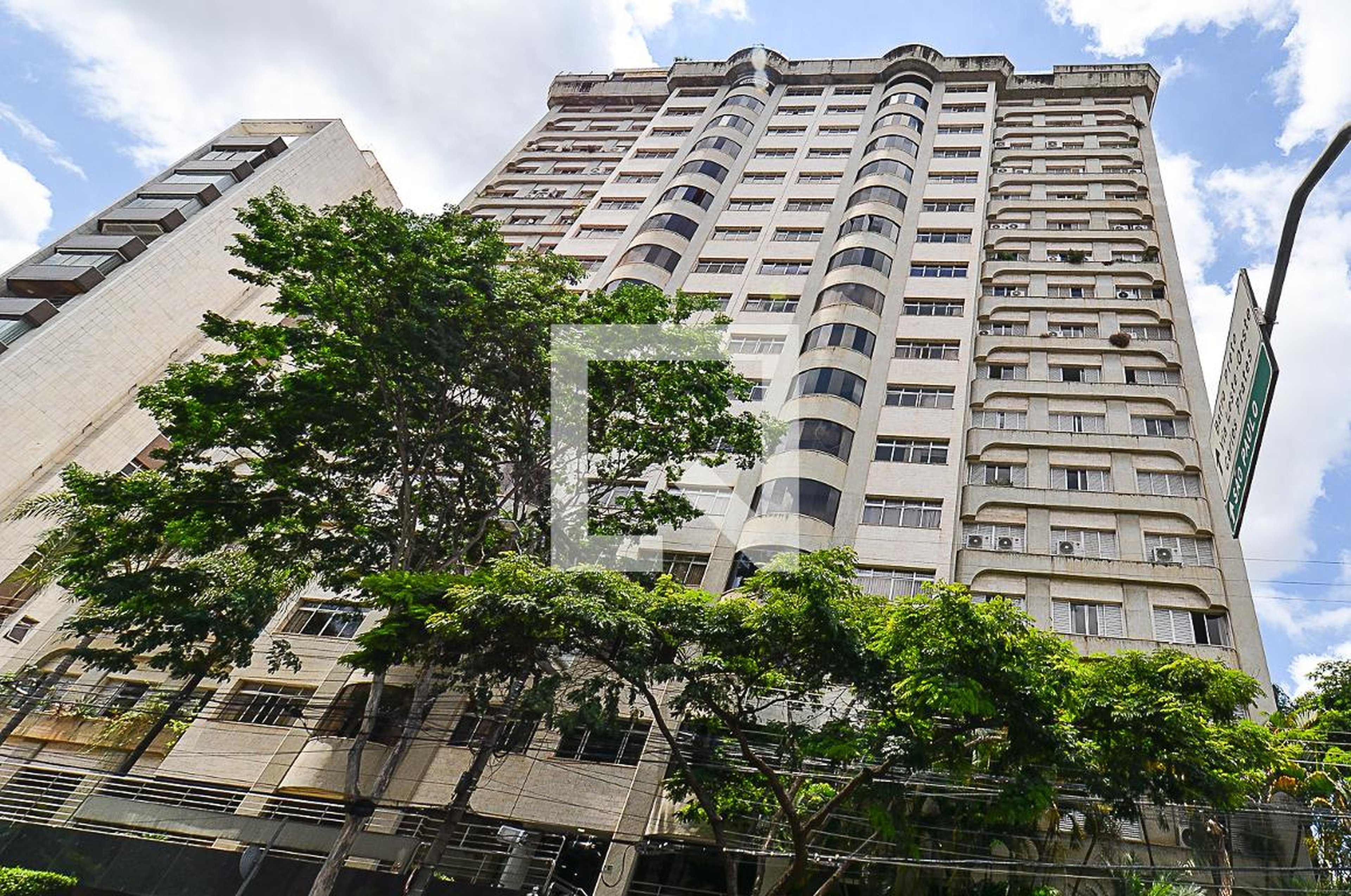 Fachada Condomínio em Rua Gonçalves Dias, 2429