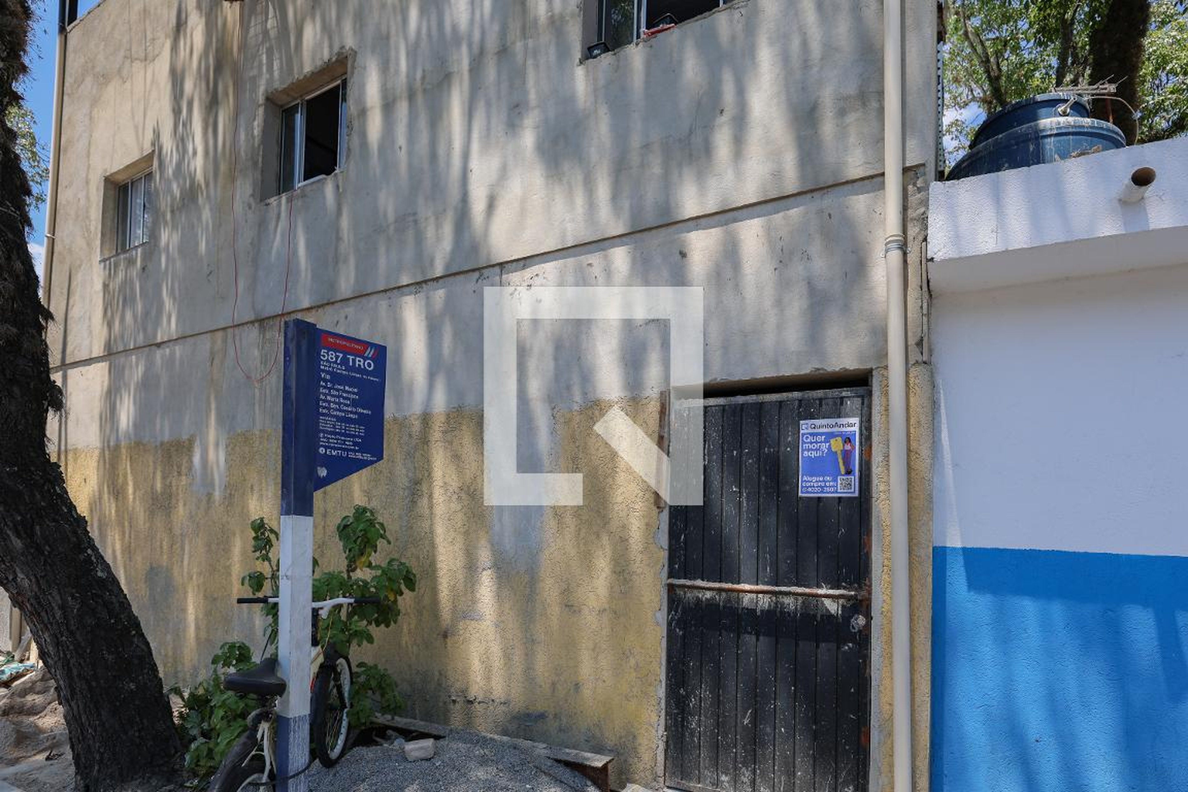 Fachada Condomínio em Praça Miguel Ortega, 192