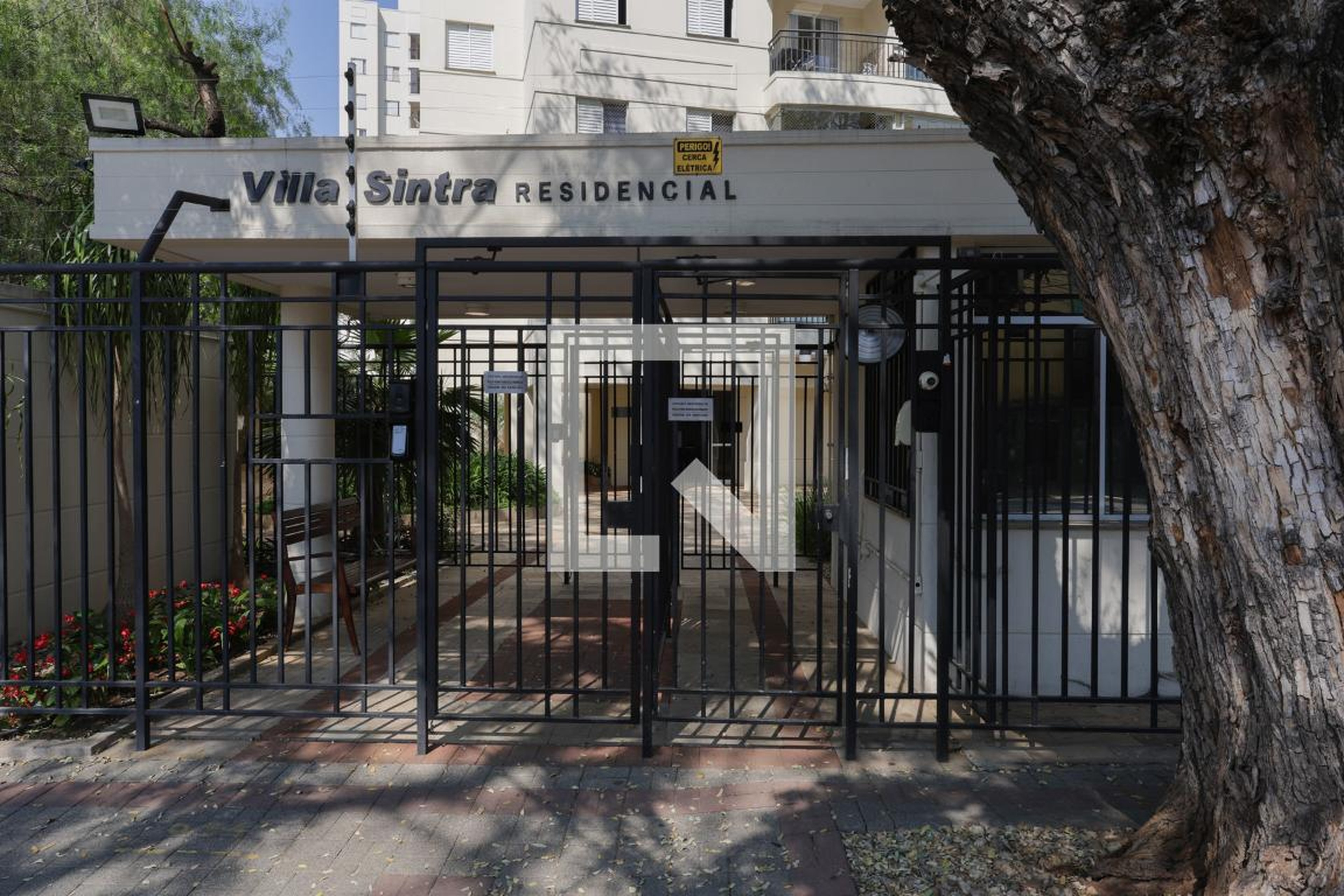 Fachada do condomínio Condomínio Villa Sintra Residencial