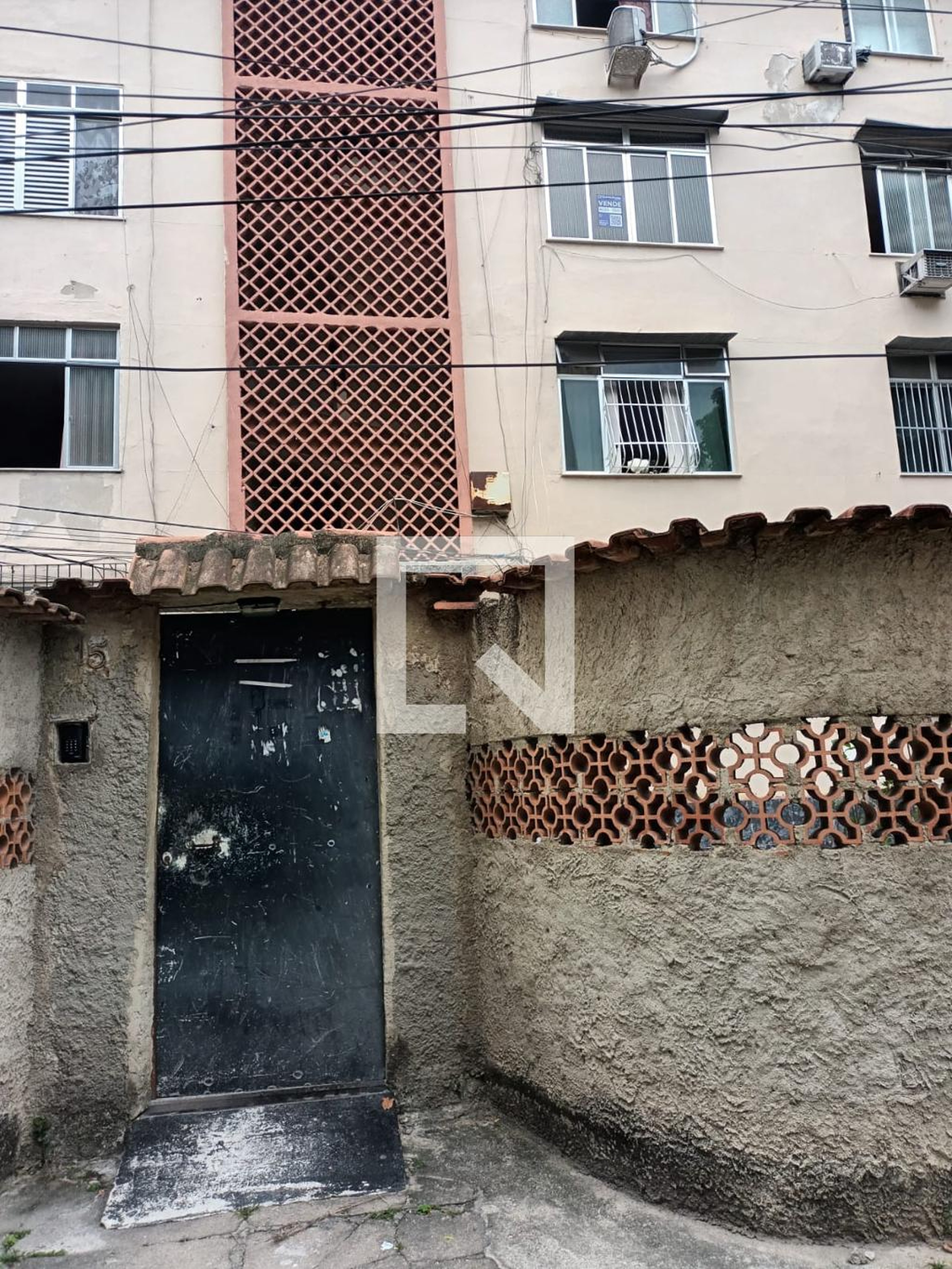 Fachada Condomínio em Rua Lago Verde, 15