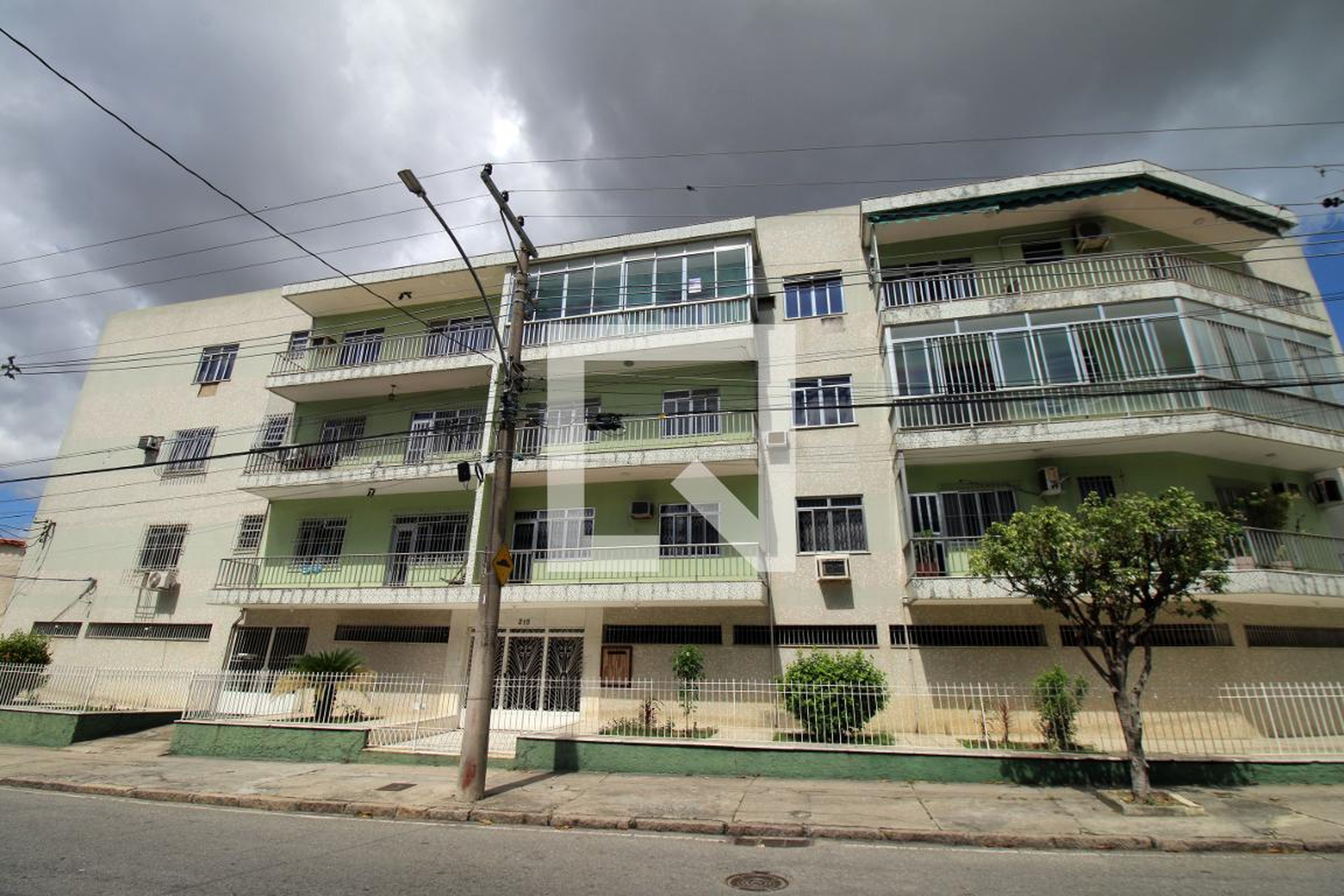 Fachada do Prédio Condomínio em Rua Itapera, 215