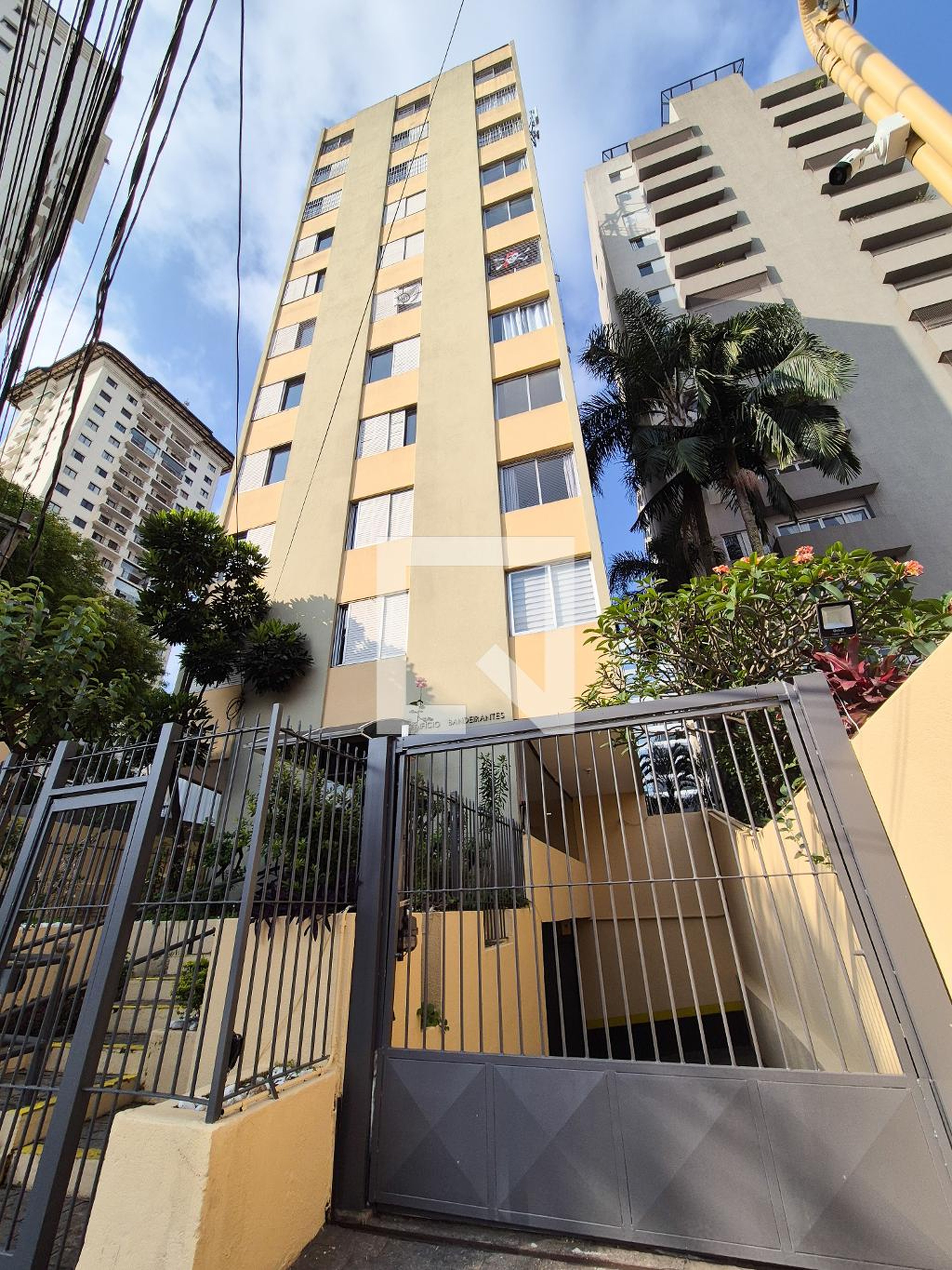 Fachada Condomínio Bandeirantes