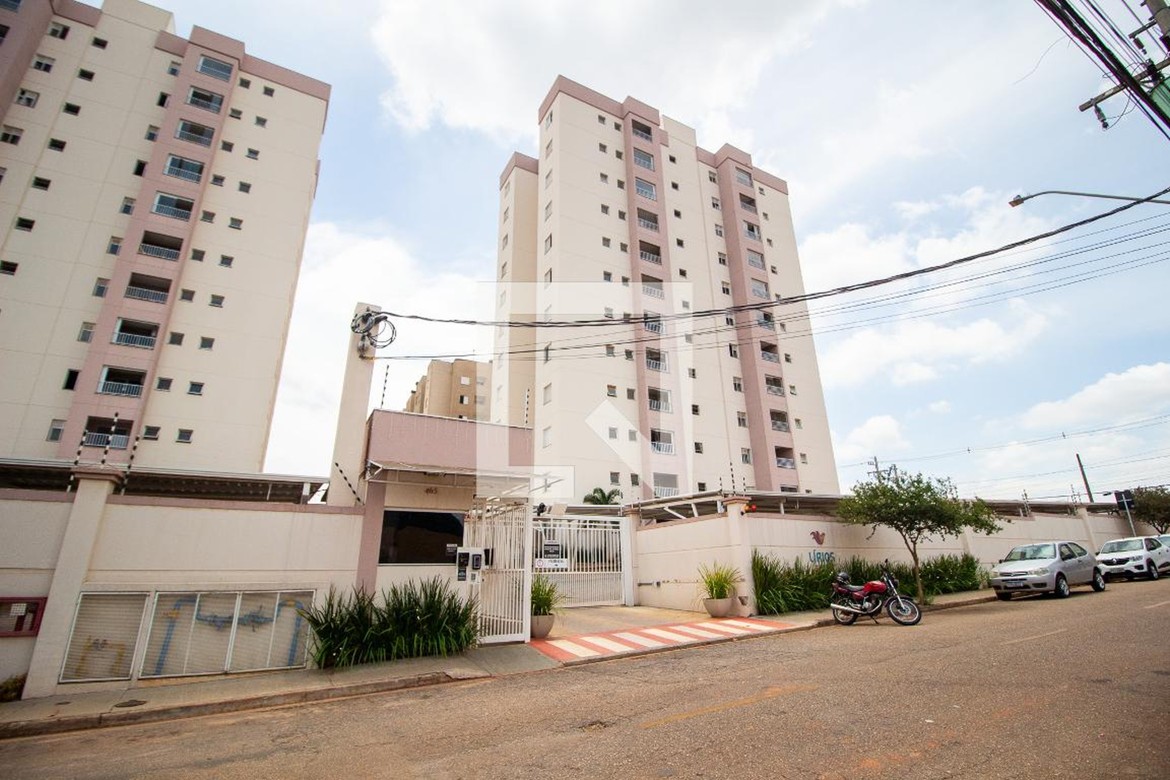 Fachada Condomínio em Rua Bartolomeu Dias, 455