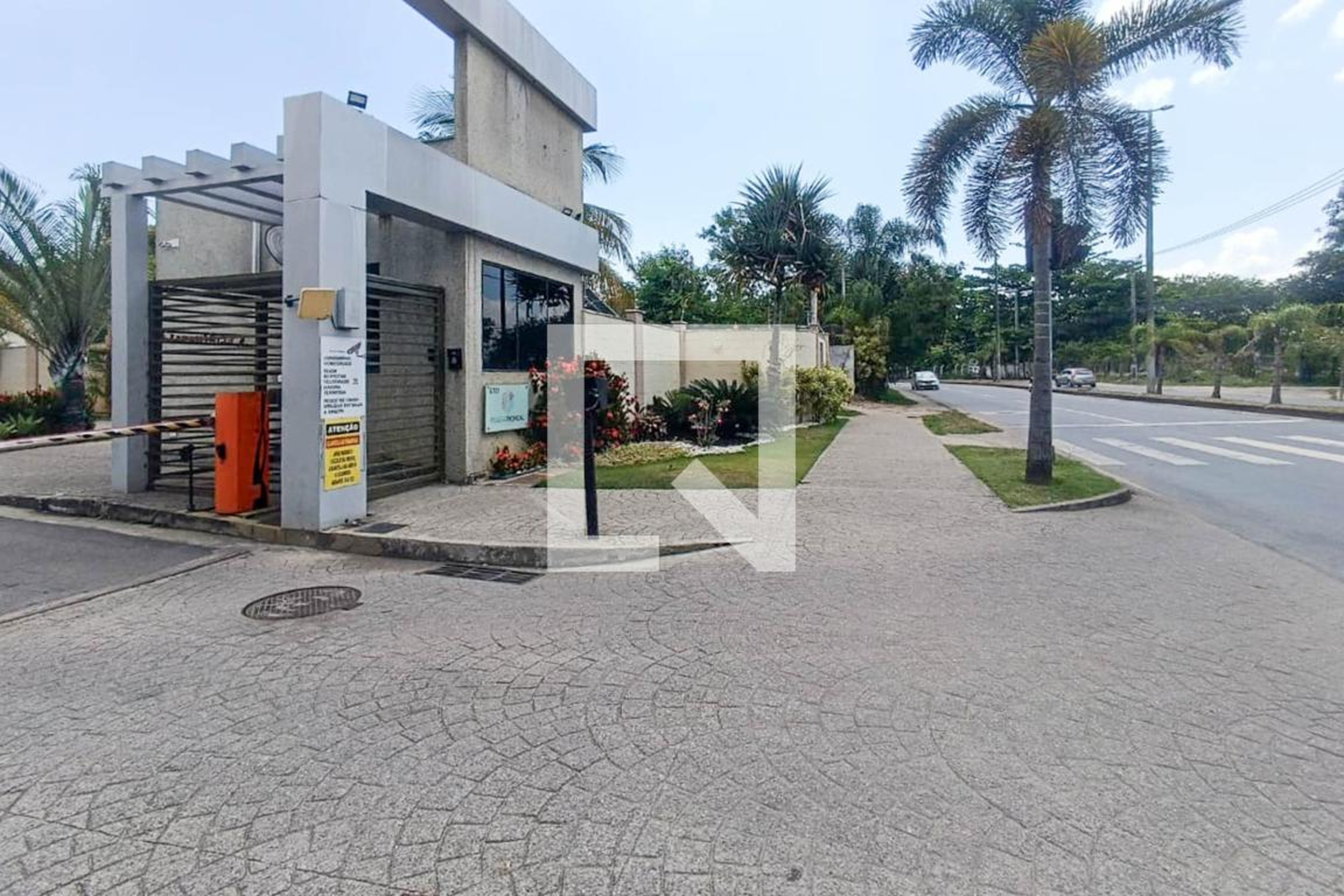 Fachada do Condomínio Condomínio Parque Riviera Tropical