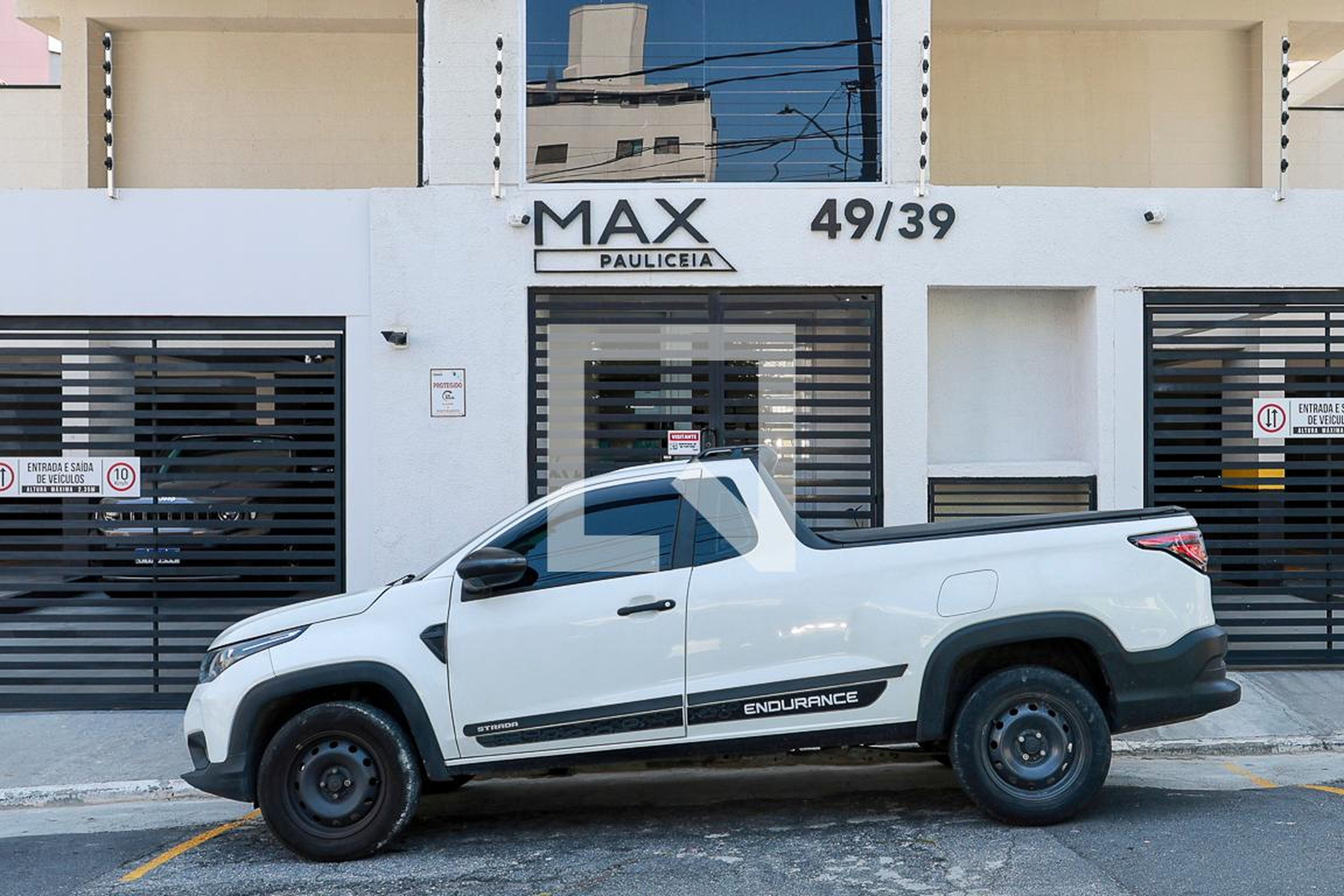 Fachada do condomínio Condomínio Max Paulicéia