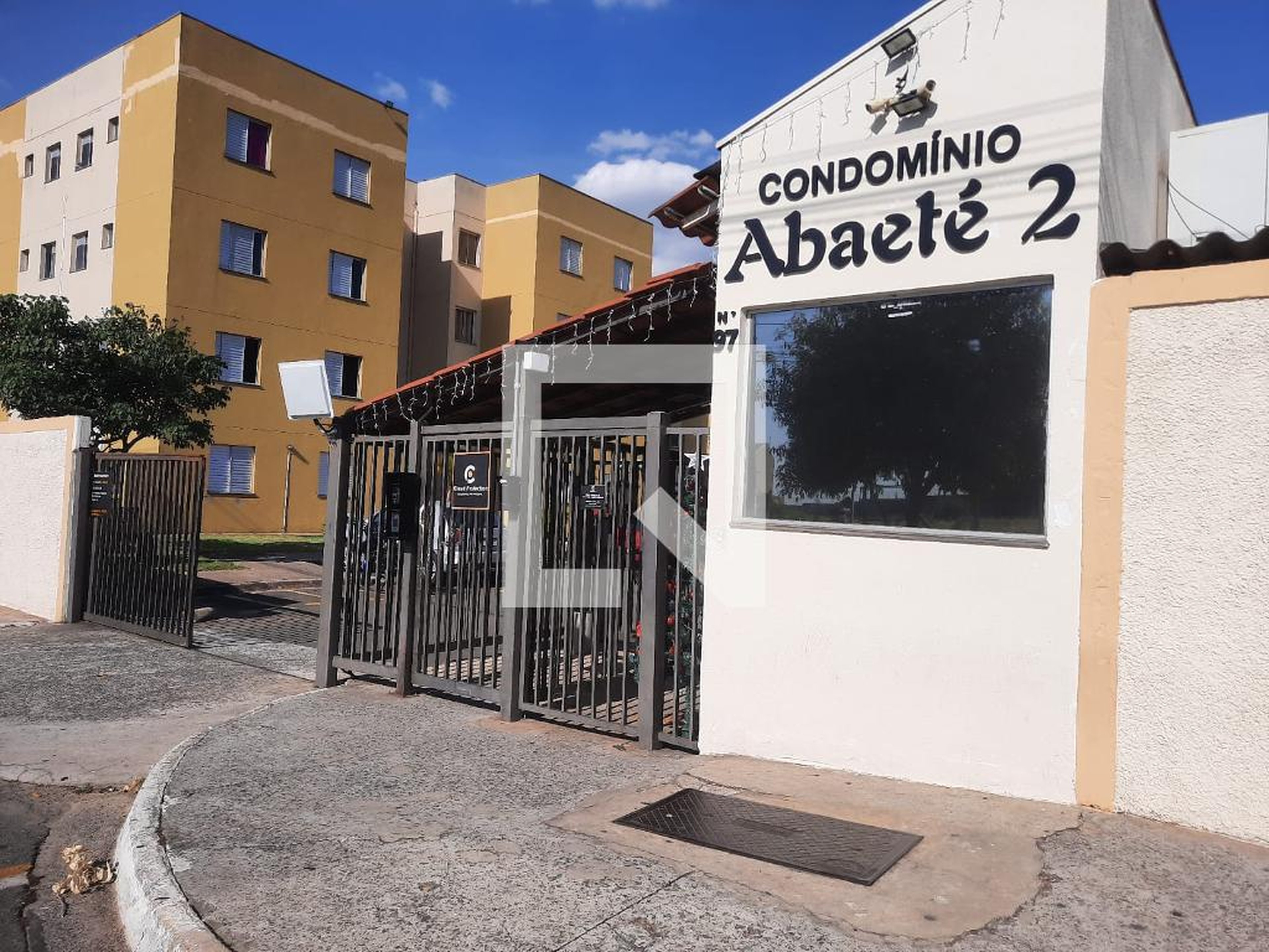 Fachada do Prédio Condomínio em Avenida Elza Terosso Alita, 97