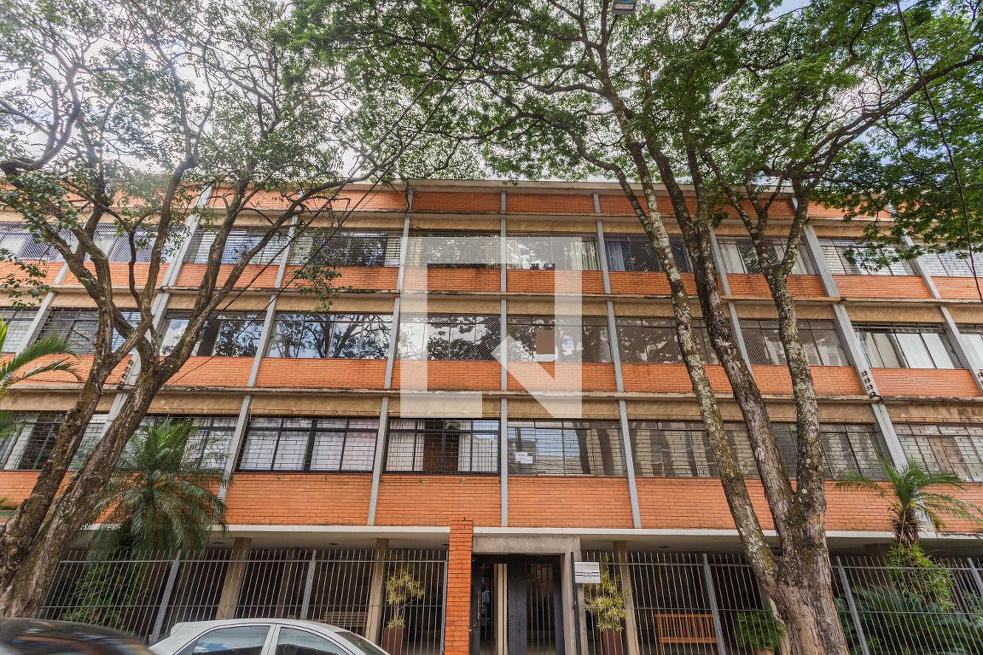 Fachada Condomínio em Rua Caratinga, 285