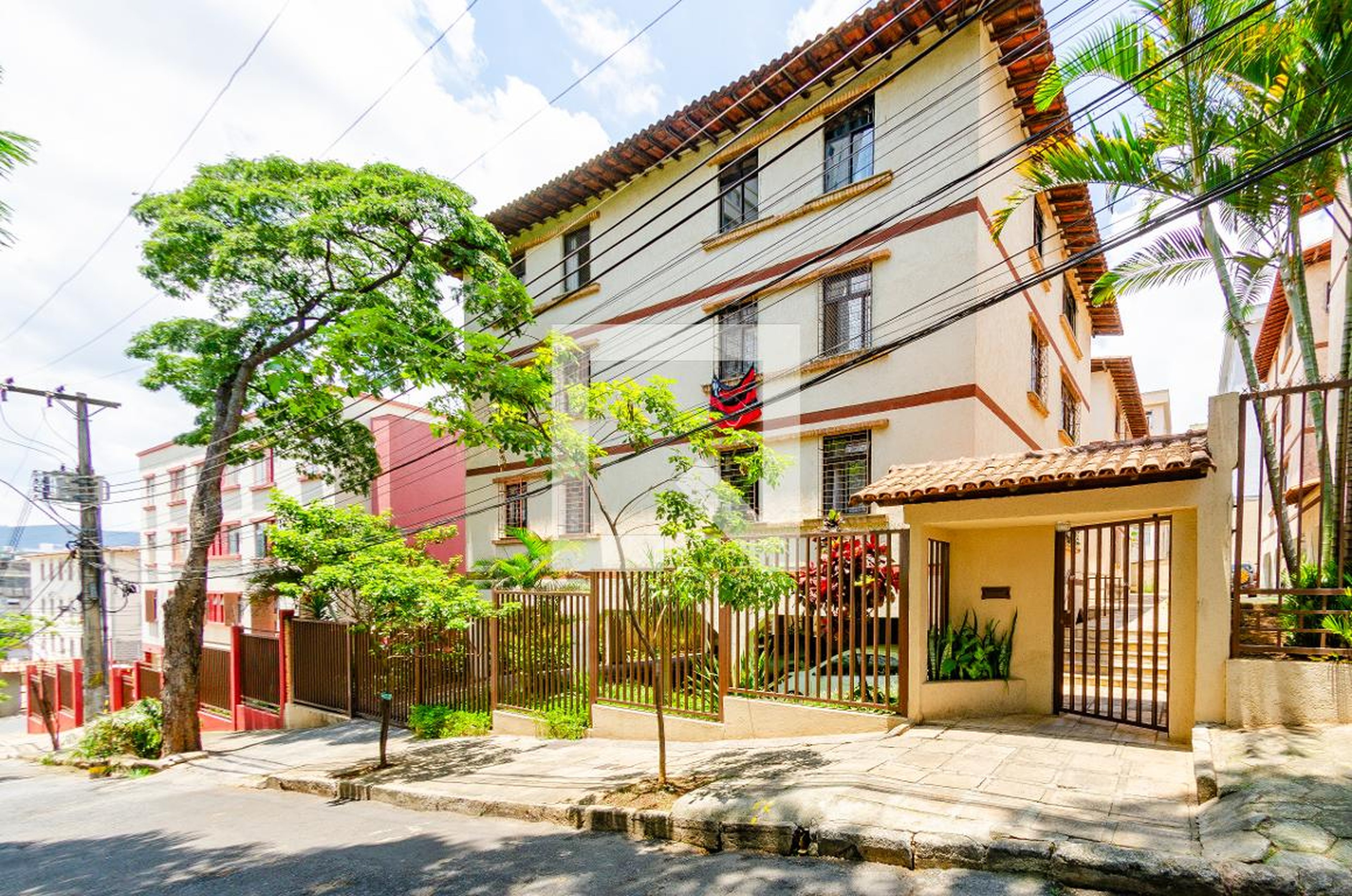 Fachada Condomínio em Rua Gama Cerqueira, 50