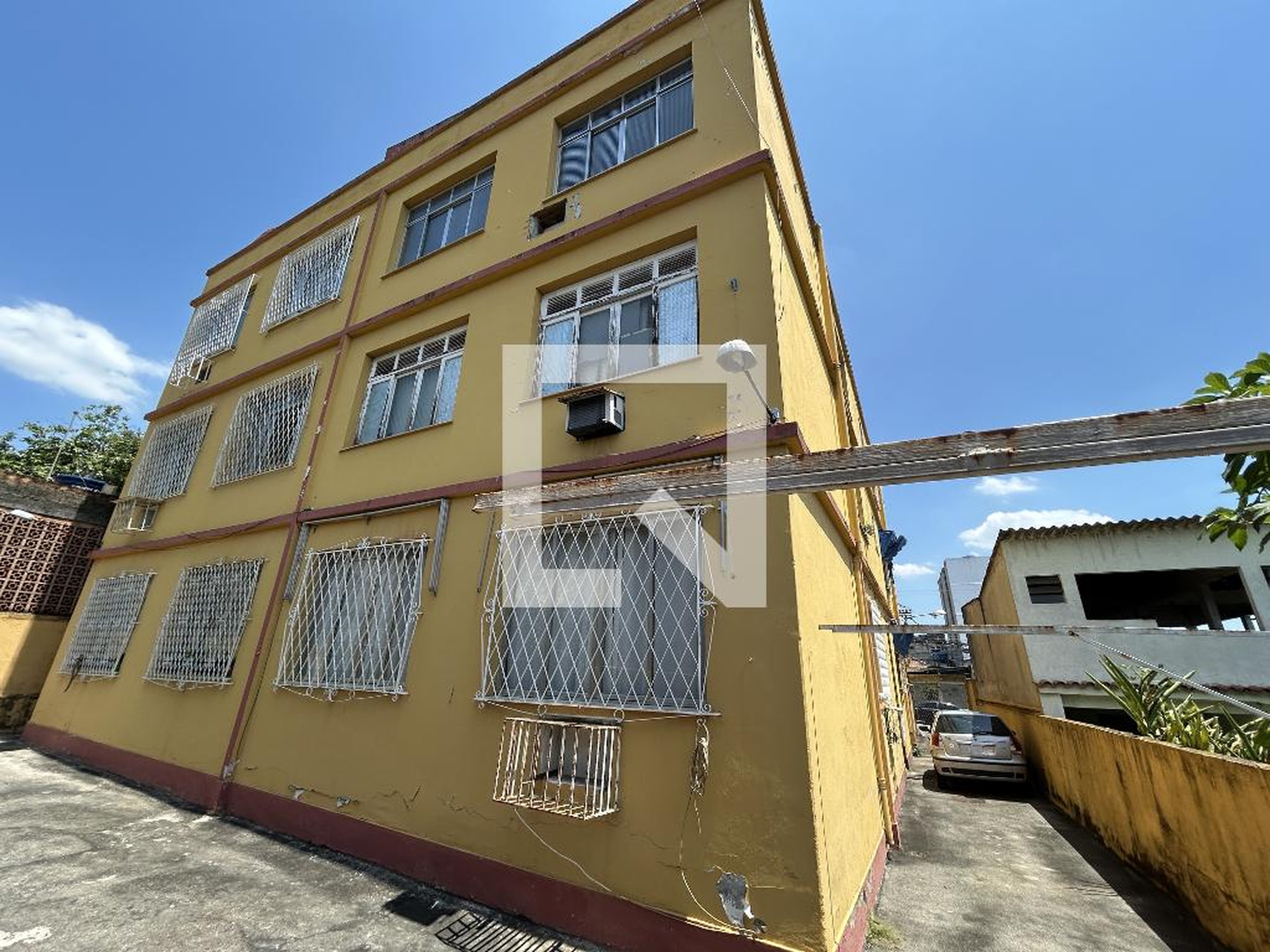 Fachada do Prédio Condomínio em Rua Alberto de Carvalho, 57