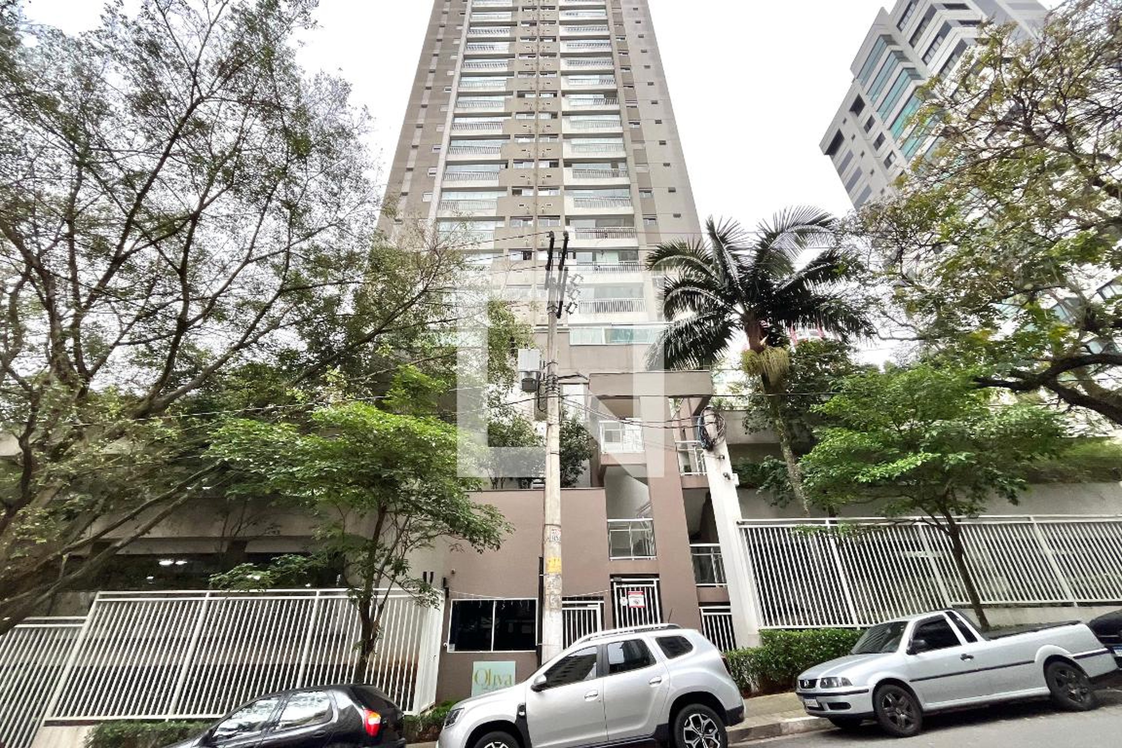 Fachada Condomínio em Rua Engenheiro Jorge Oliva, 580