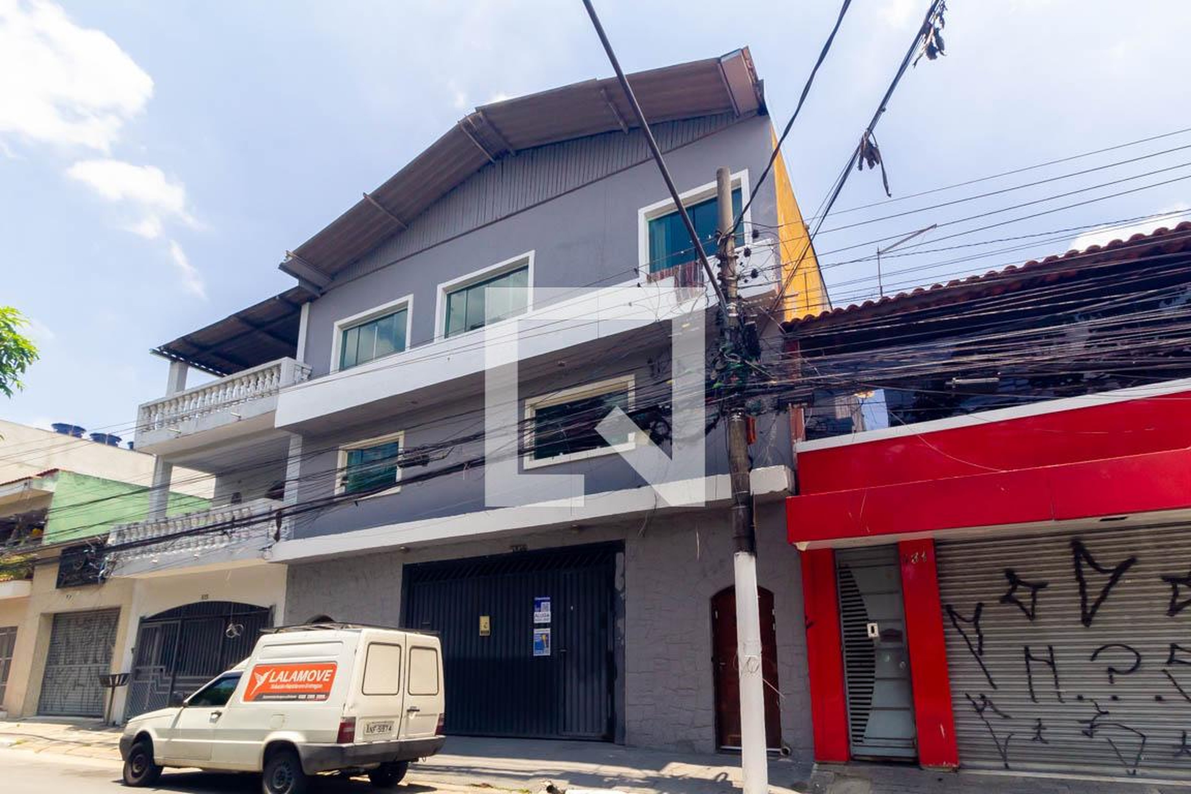 Fachada Condomínio em Rua Ernesto Manograsso, 320