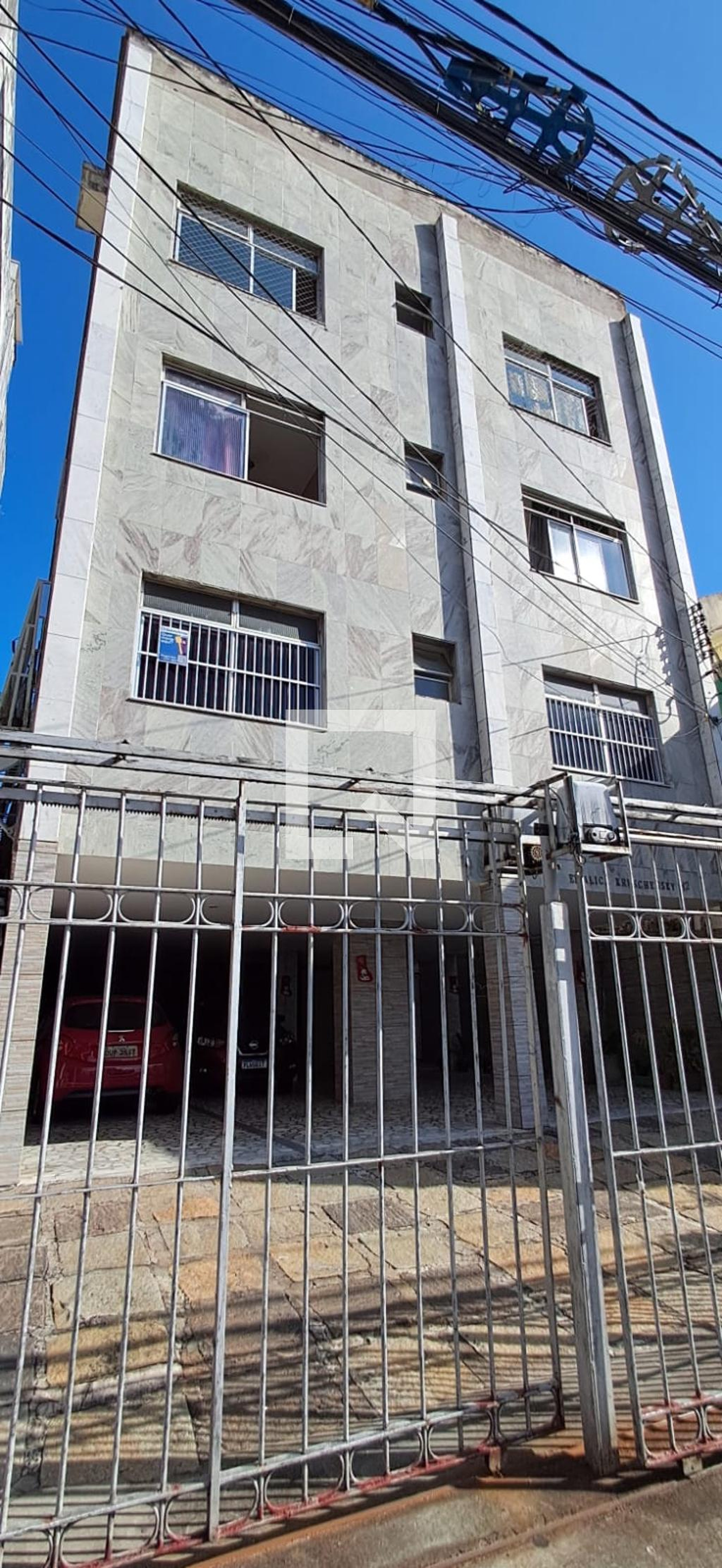 Fachada Condomínio em Rua Amir Macedo, 12