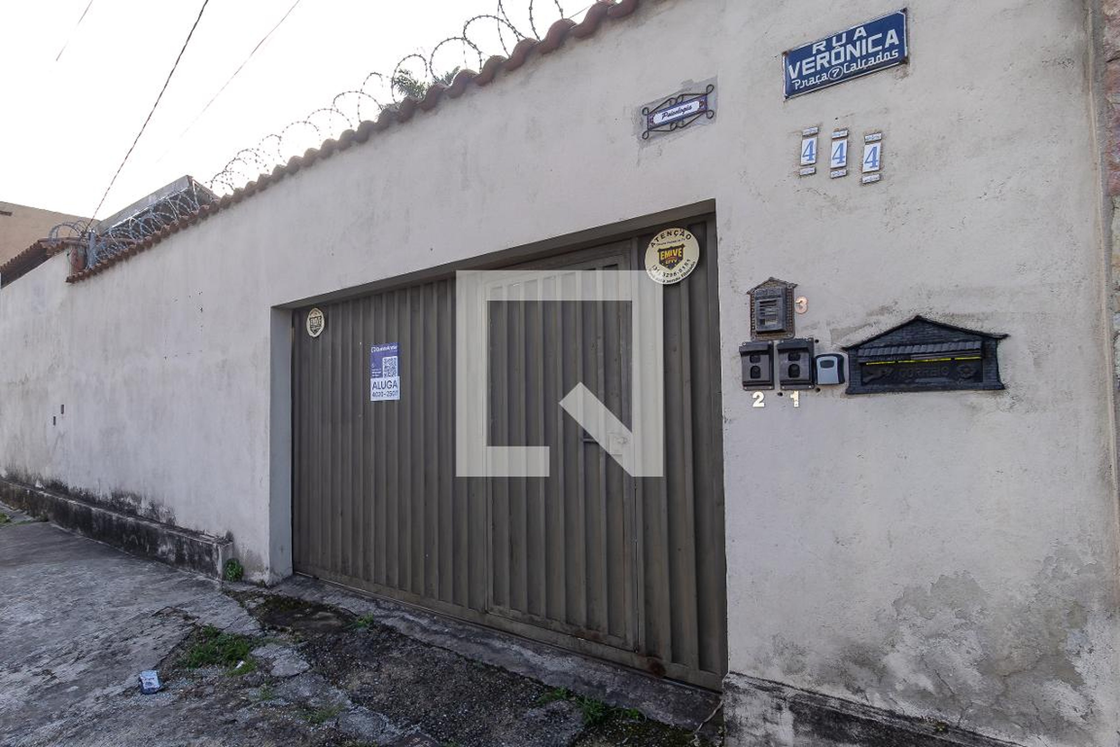 Fachada Condomínio em Rua Verônica, 444