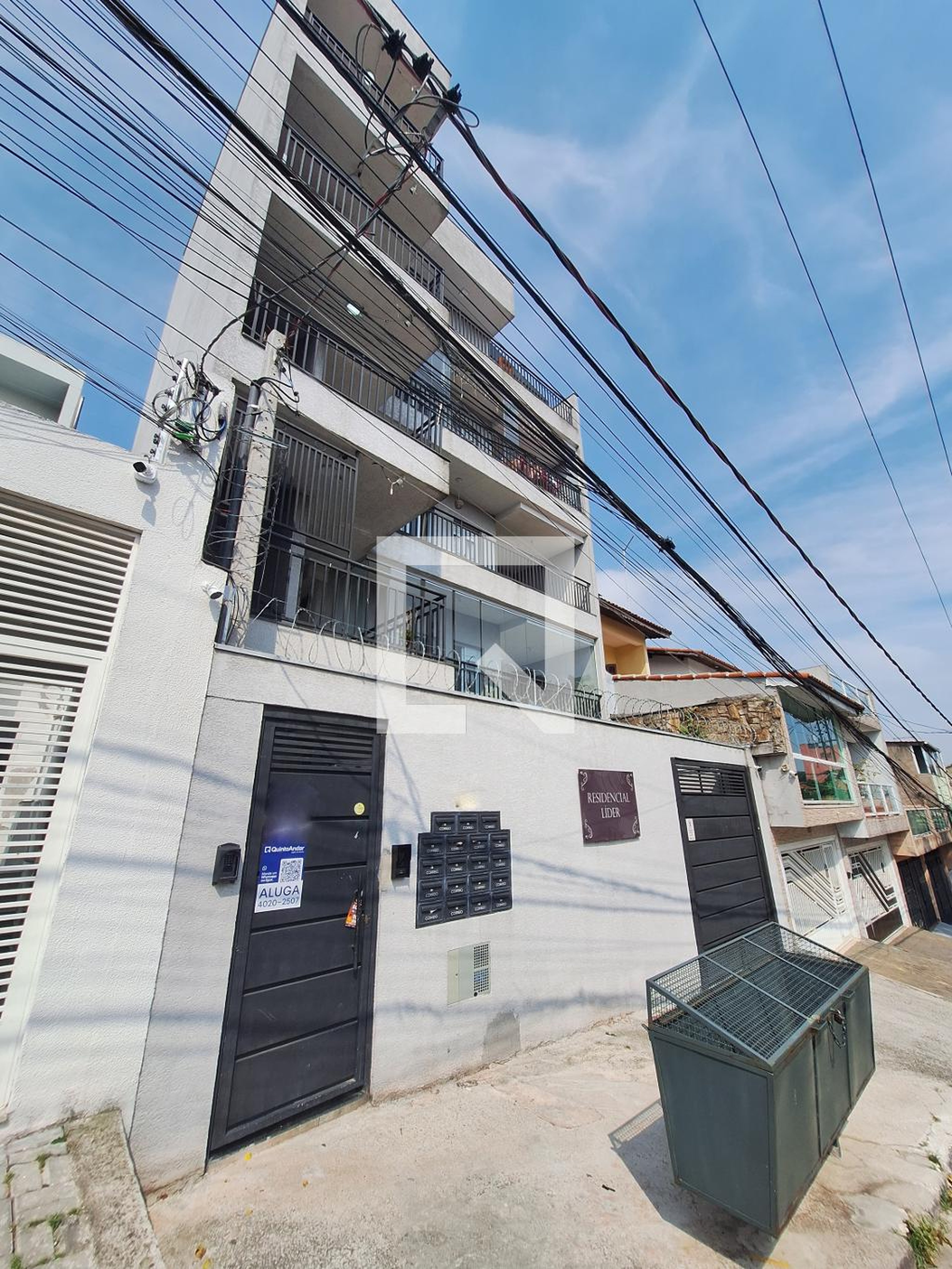 Fachada Condomínio em Rua Rodrigues Seixas, 313