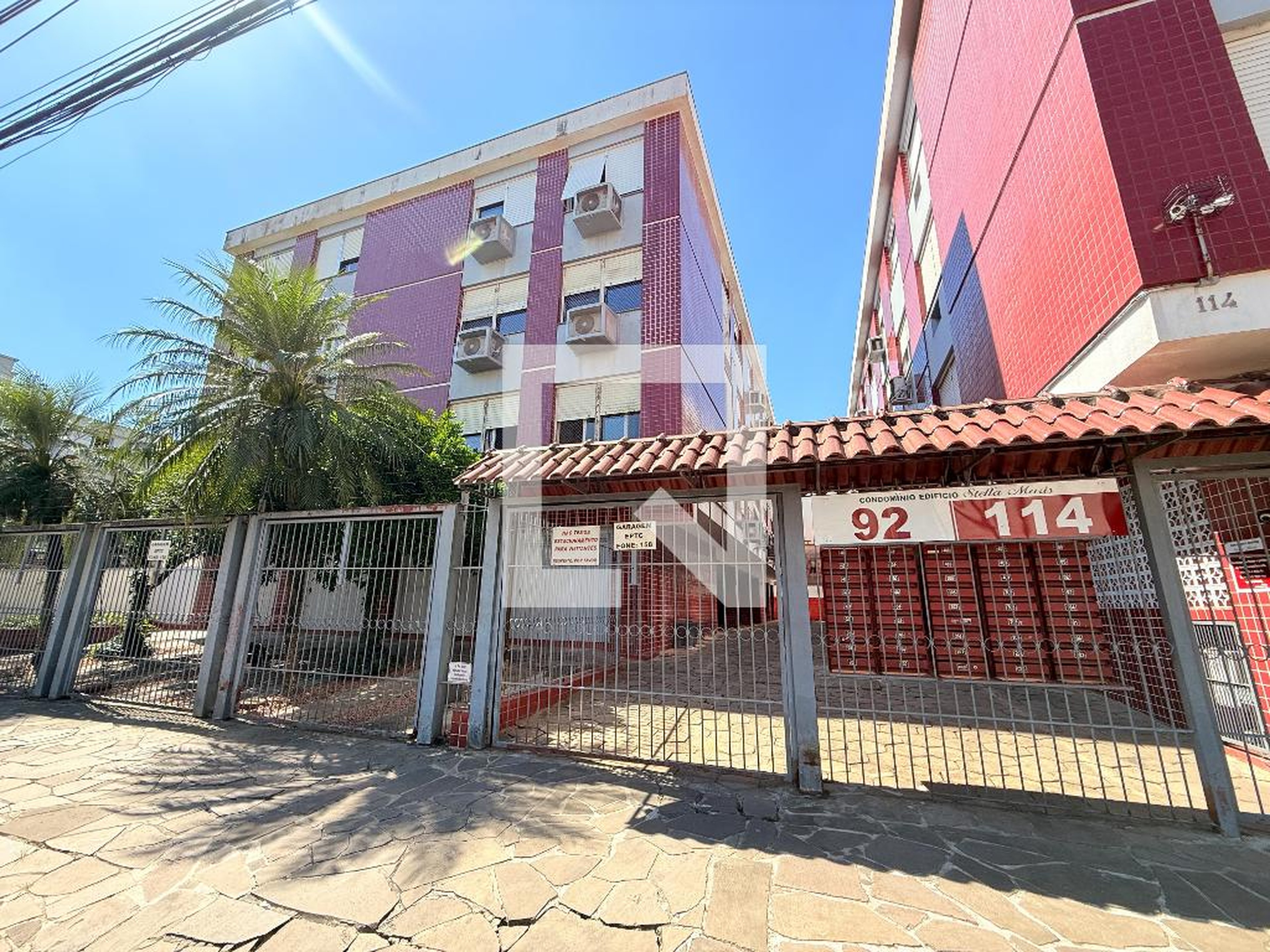 Fachada Condomínio em Rua Tupinambá, 114