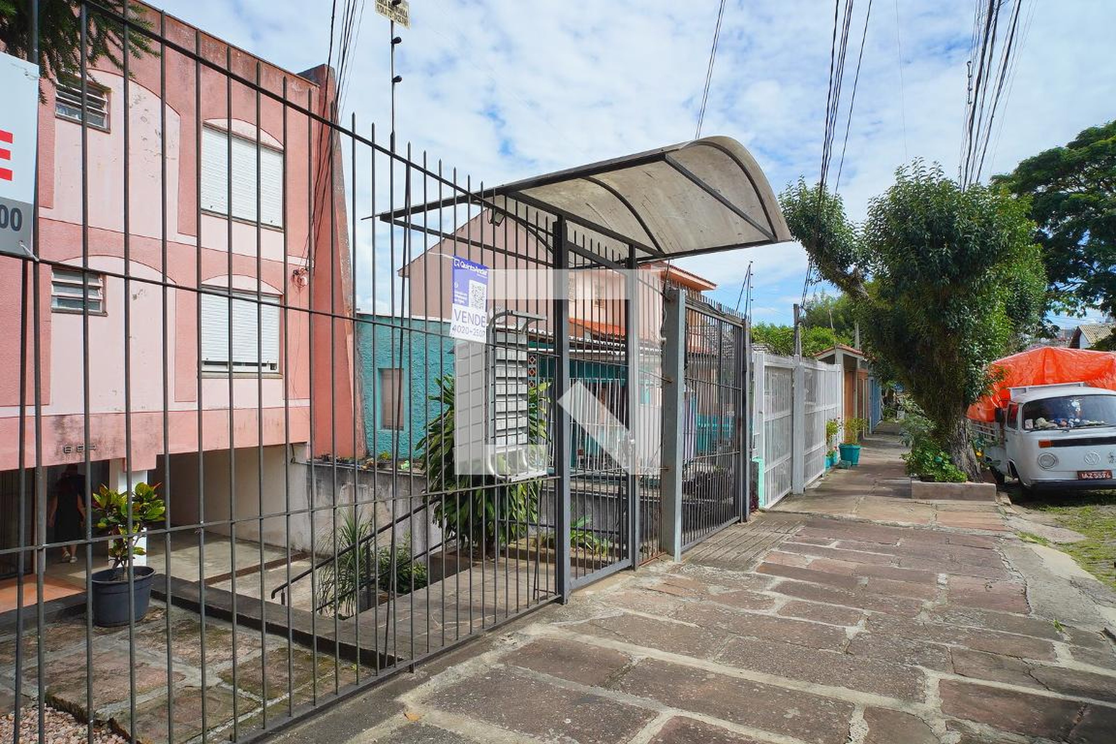 Fachada Condomínio em Rua Bartolomeu Dias, 694