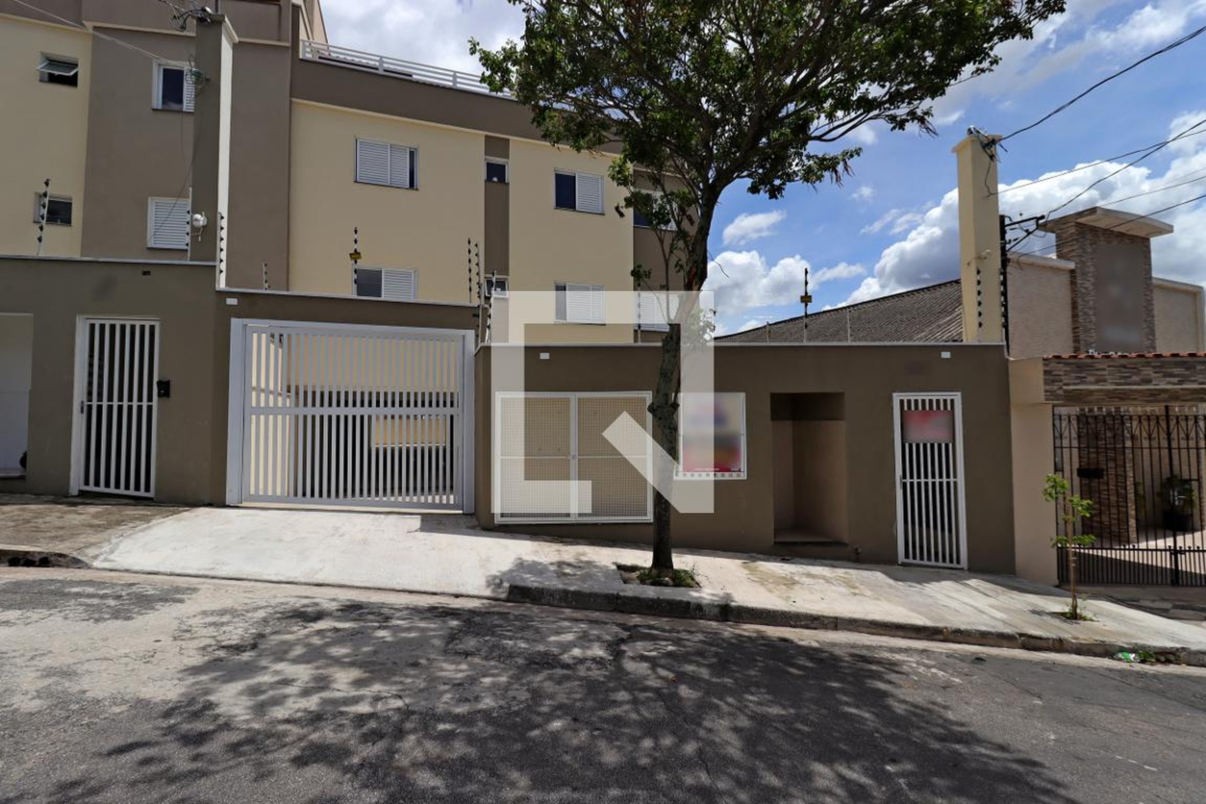 Fachada Condomínio em Rua Cremona, 297