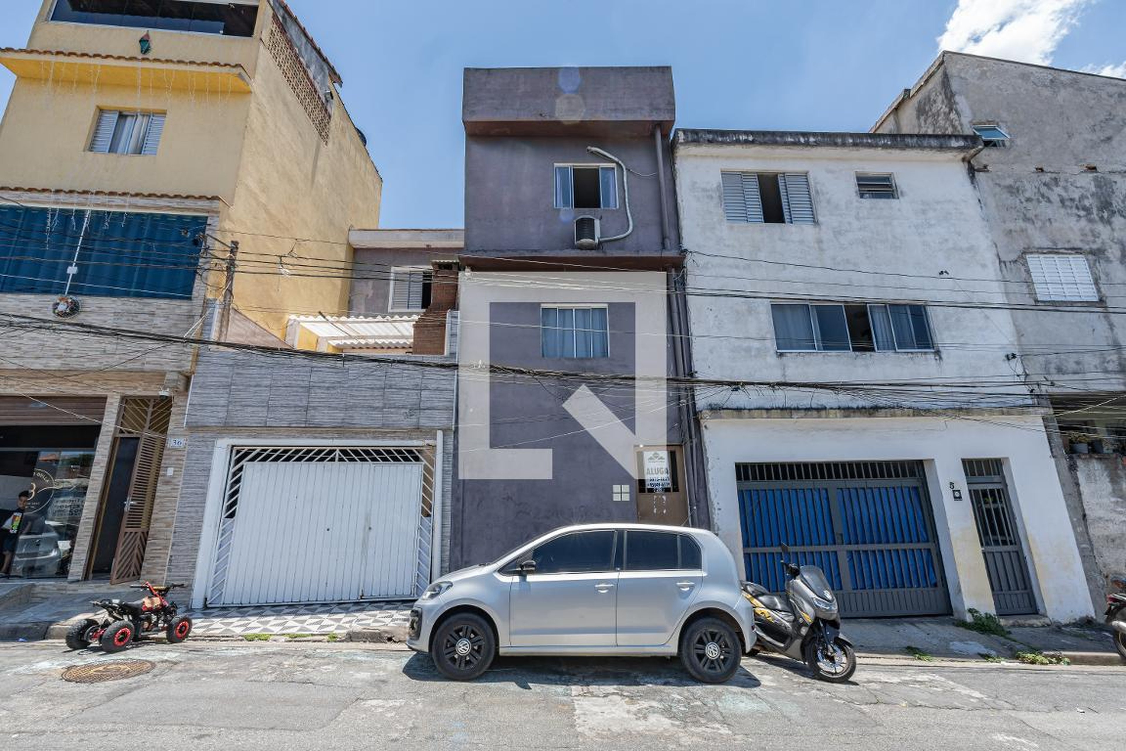 Fachada Condomínio em Rua Francisco Giuliani, 28