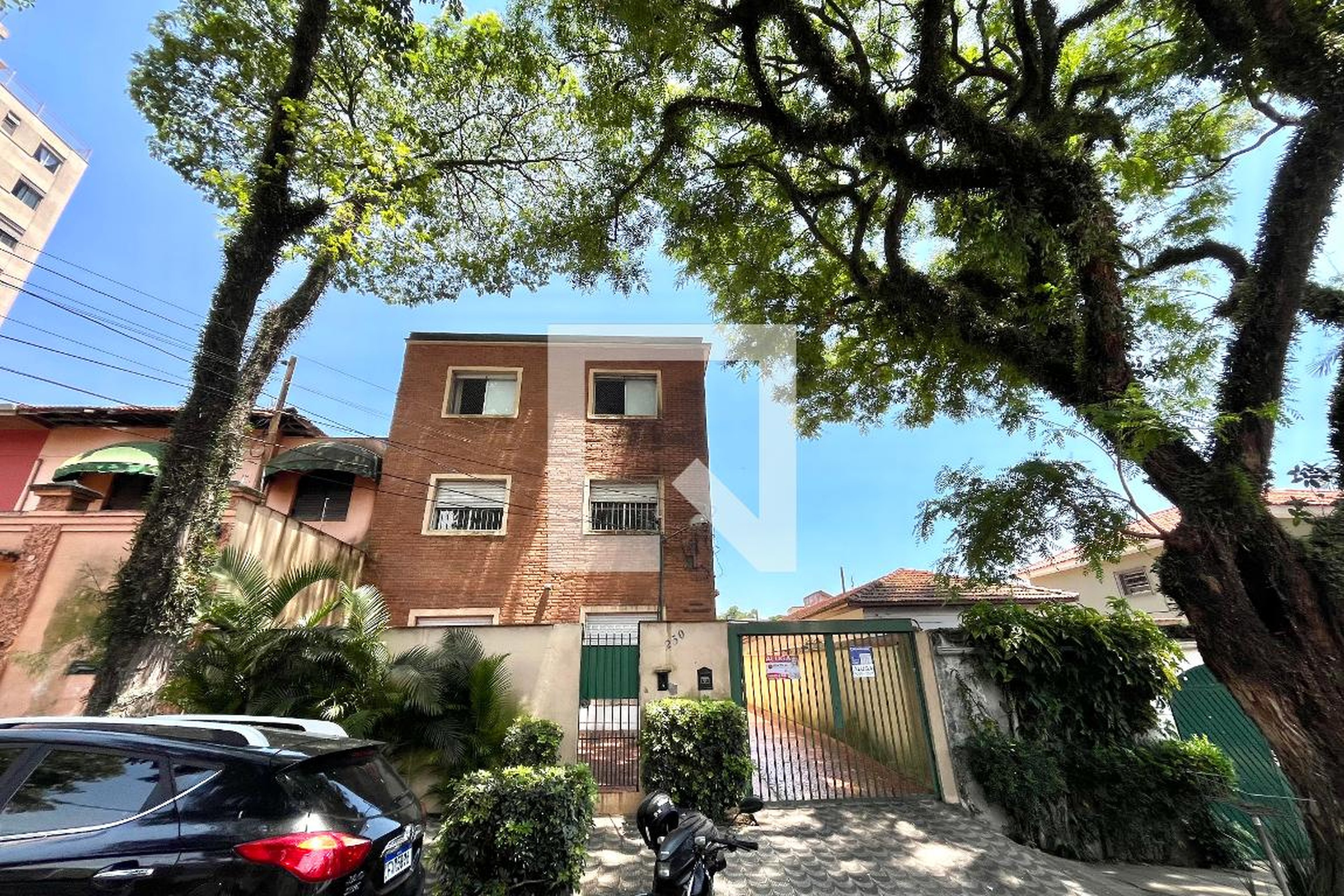 Fachada Condomínio em Rua Itavuru, 250