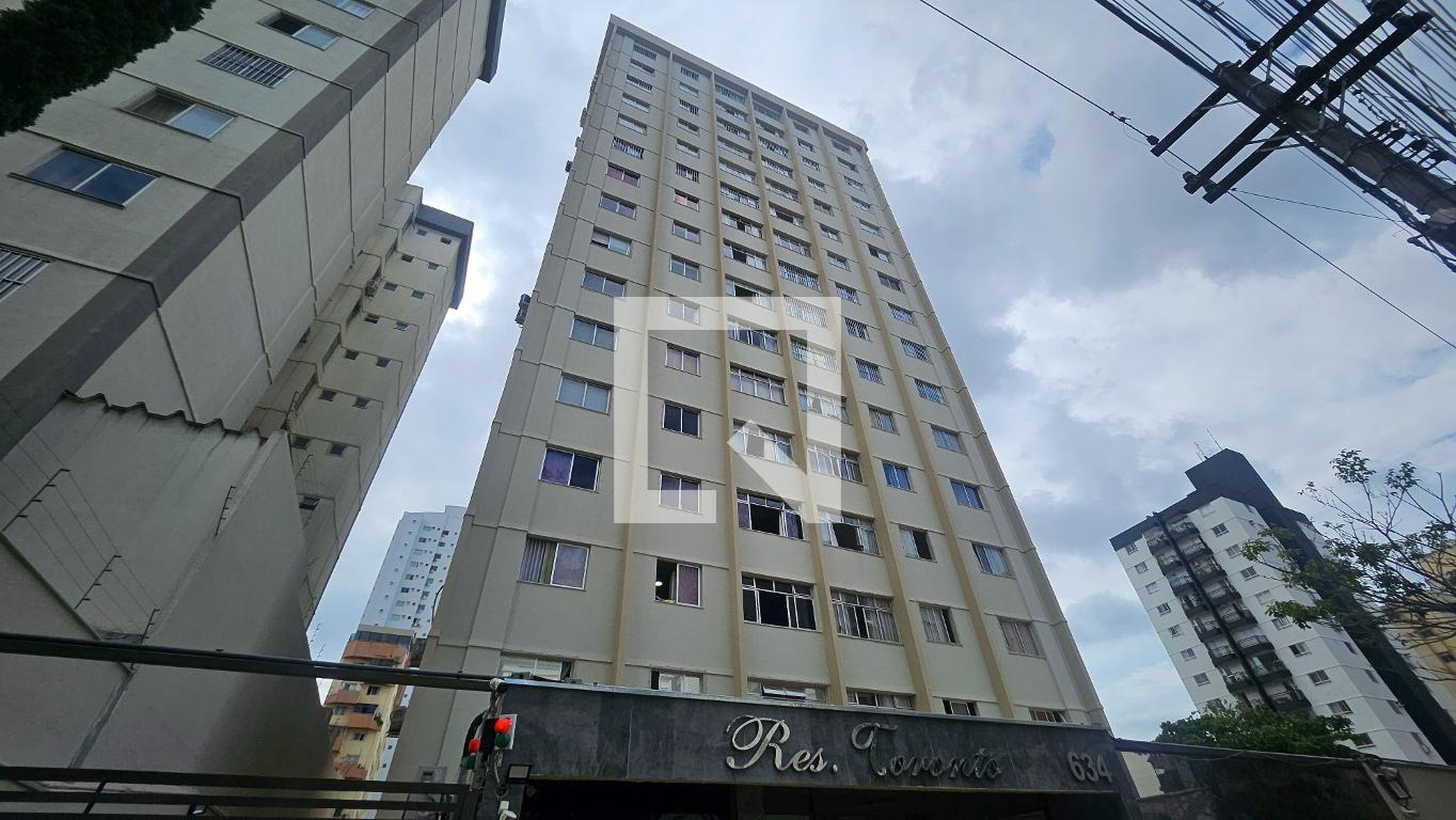 Fachada do Prédio Condomínio em Rua S-5, 634