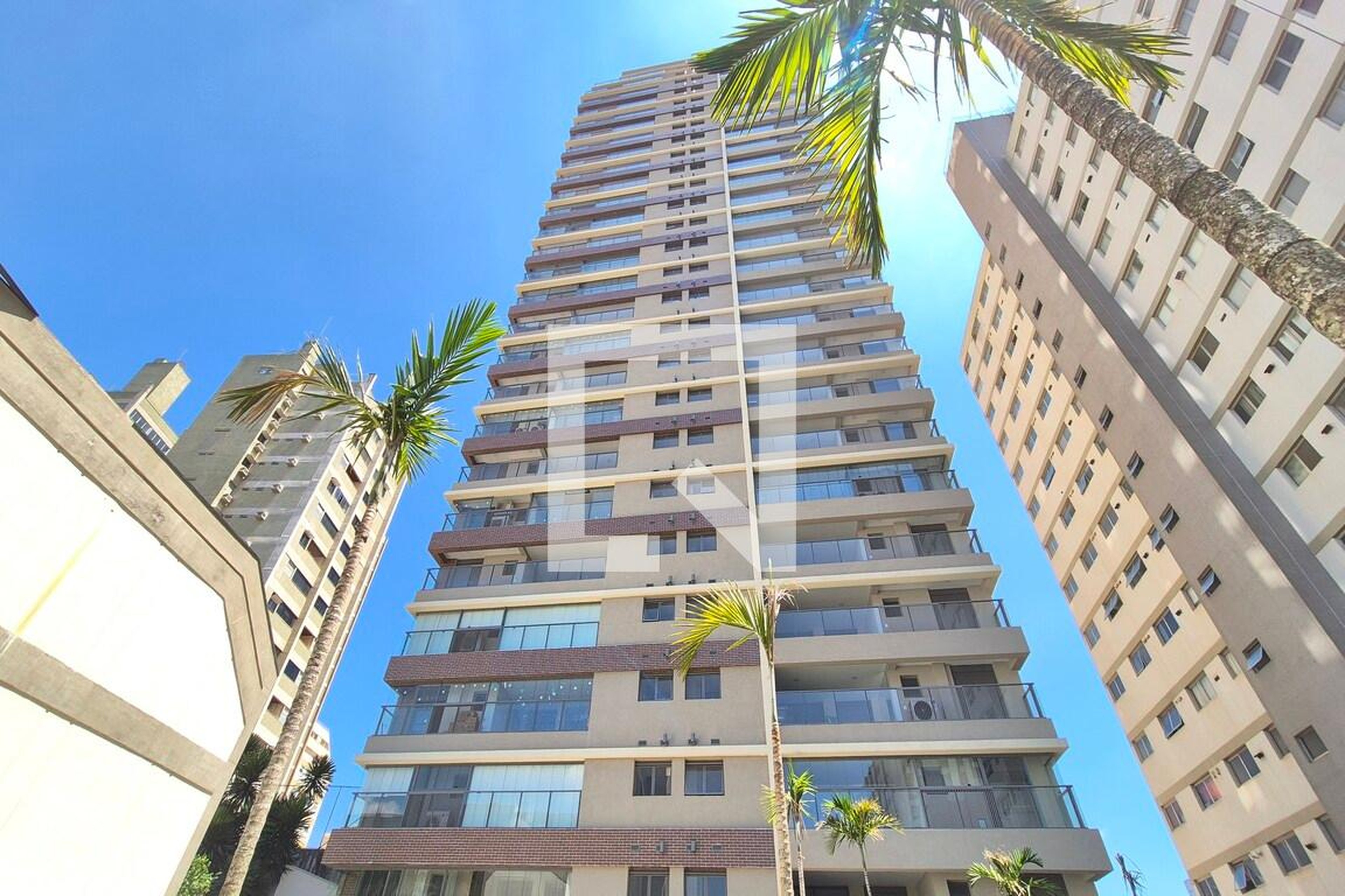 Fachada do Prédio Condomínio em Rua Coronel Francisco Andrade Coutinho, 122