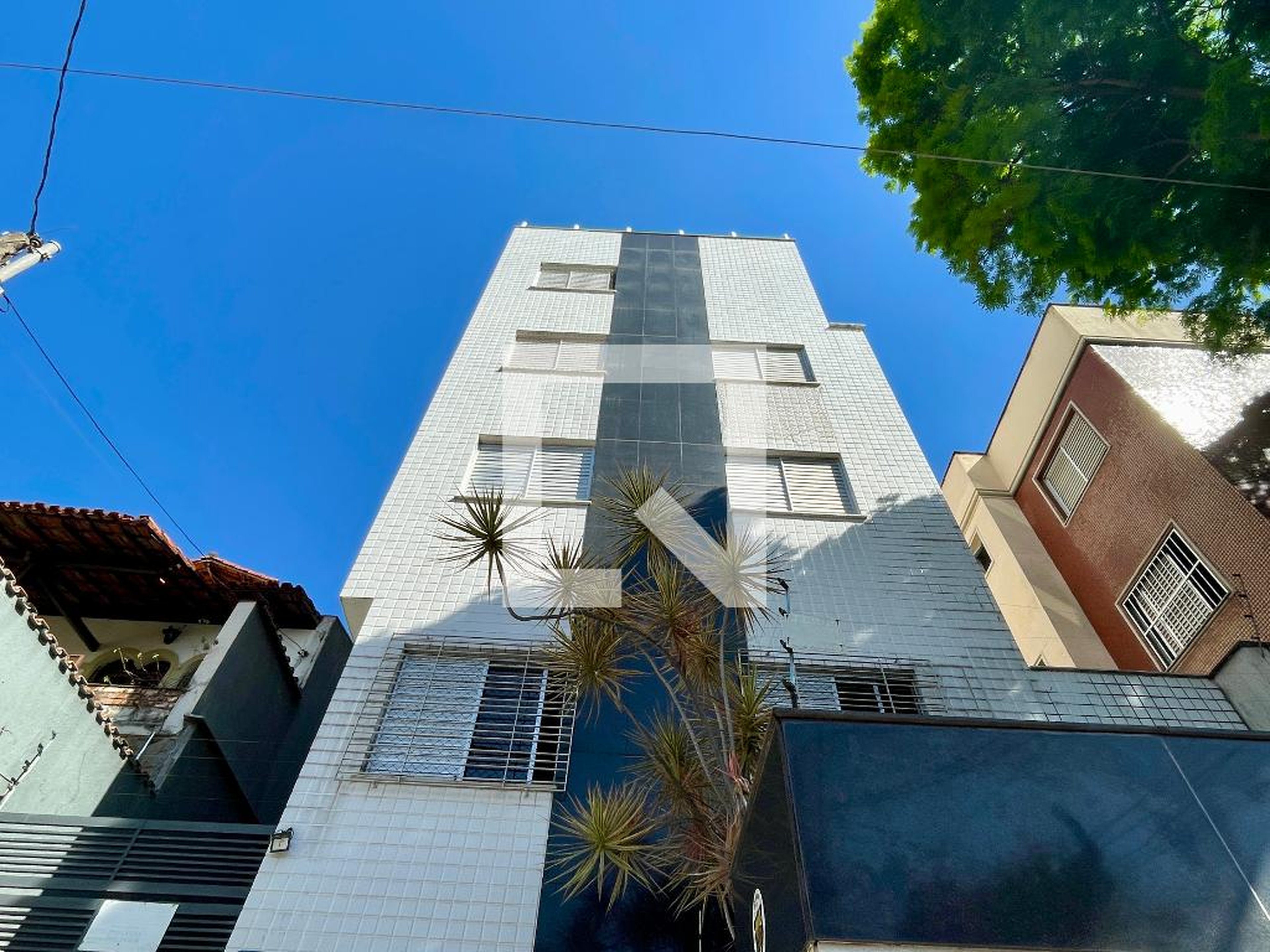 Fachada Condomínio em Rua Mangabeira, 129