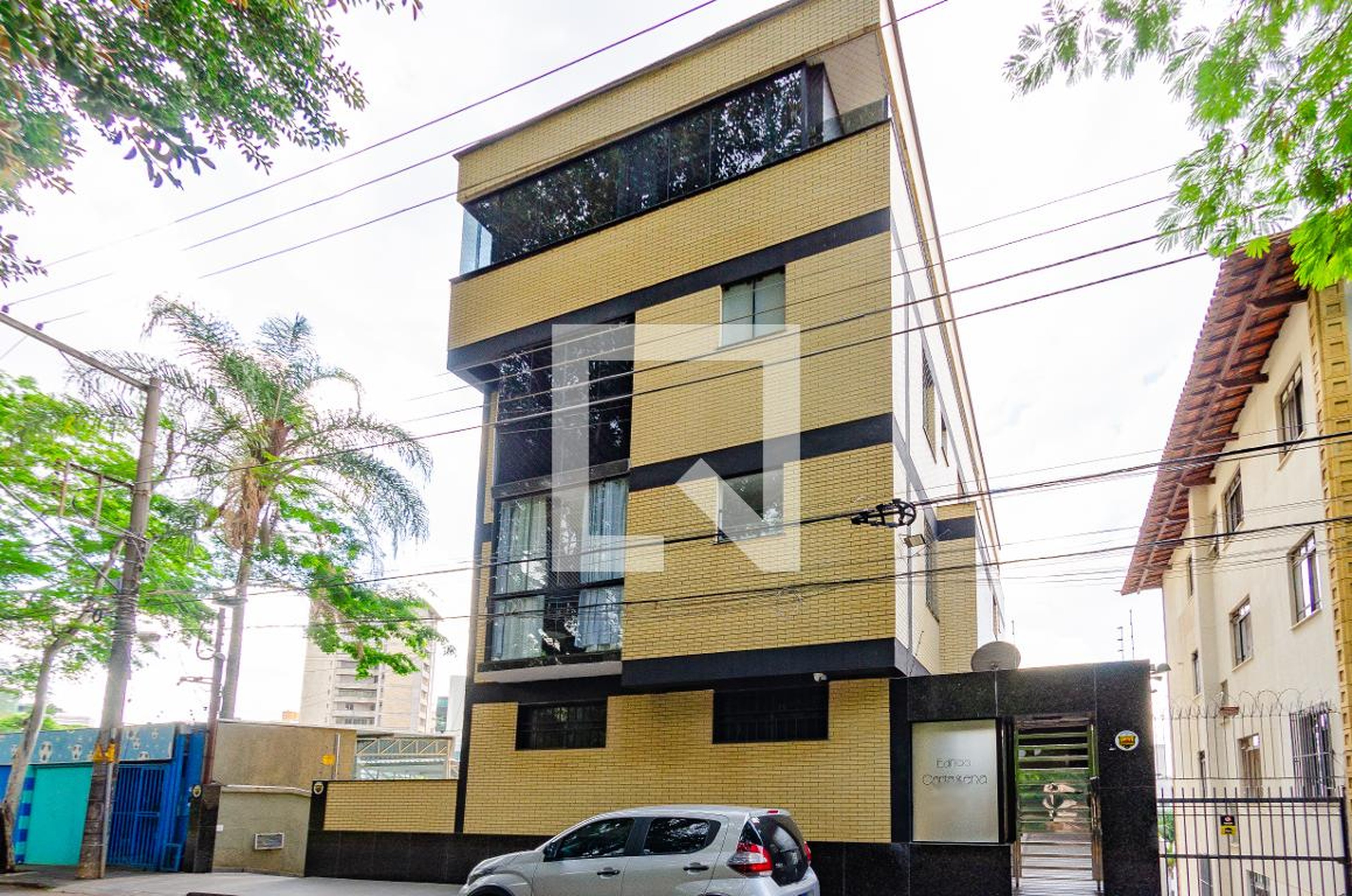 Fachada Condomínio em Rua Correias, 67