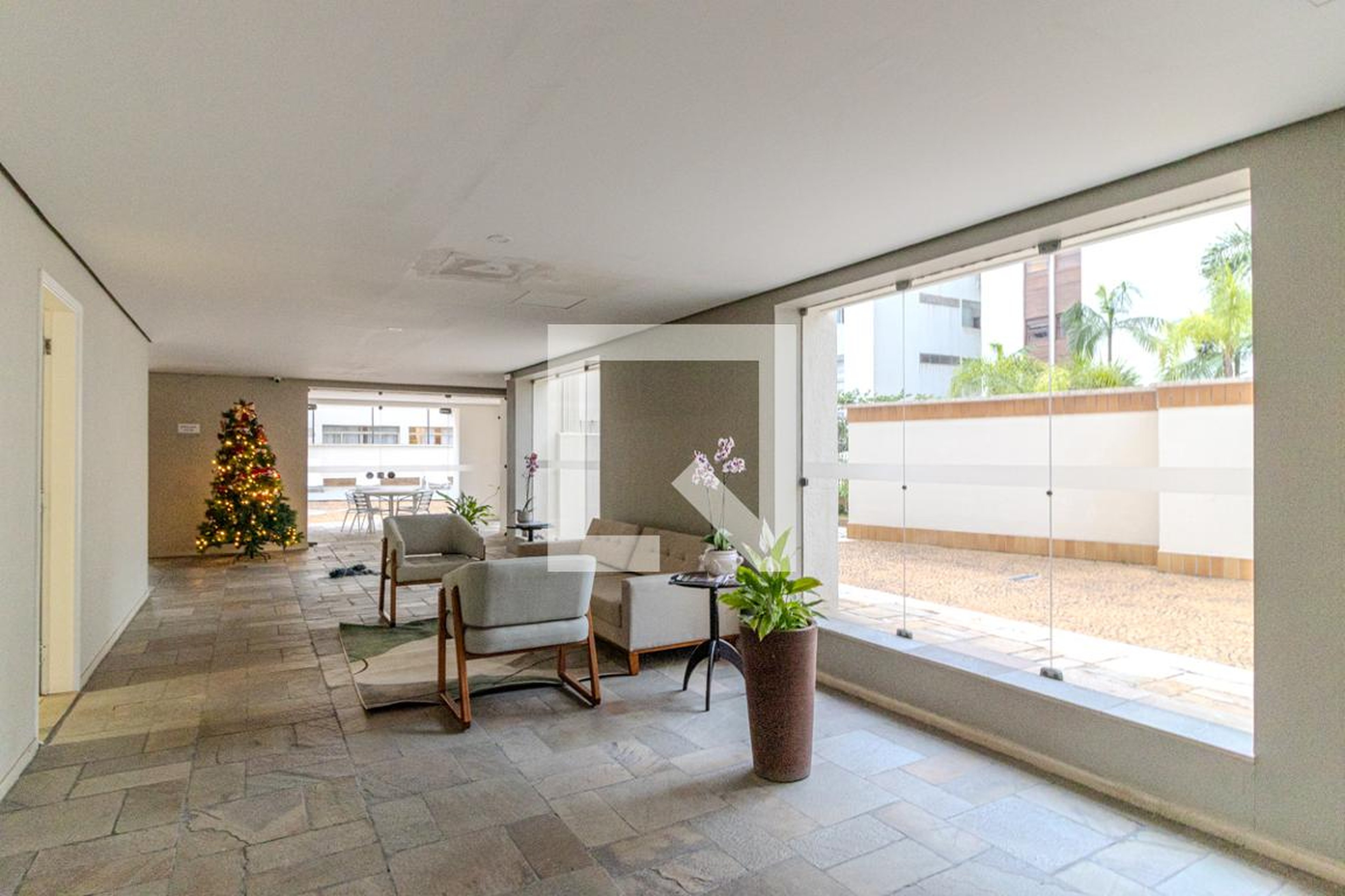 Hall Social - Edifício Courchevelles