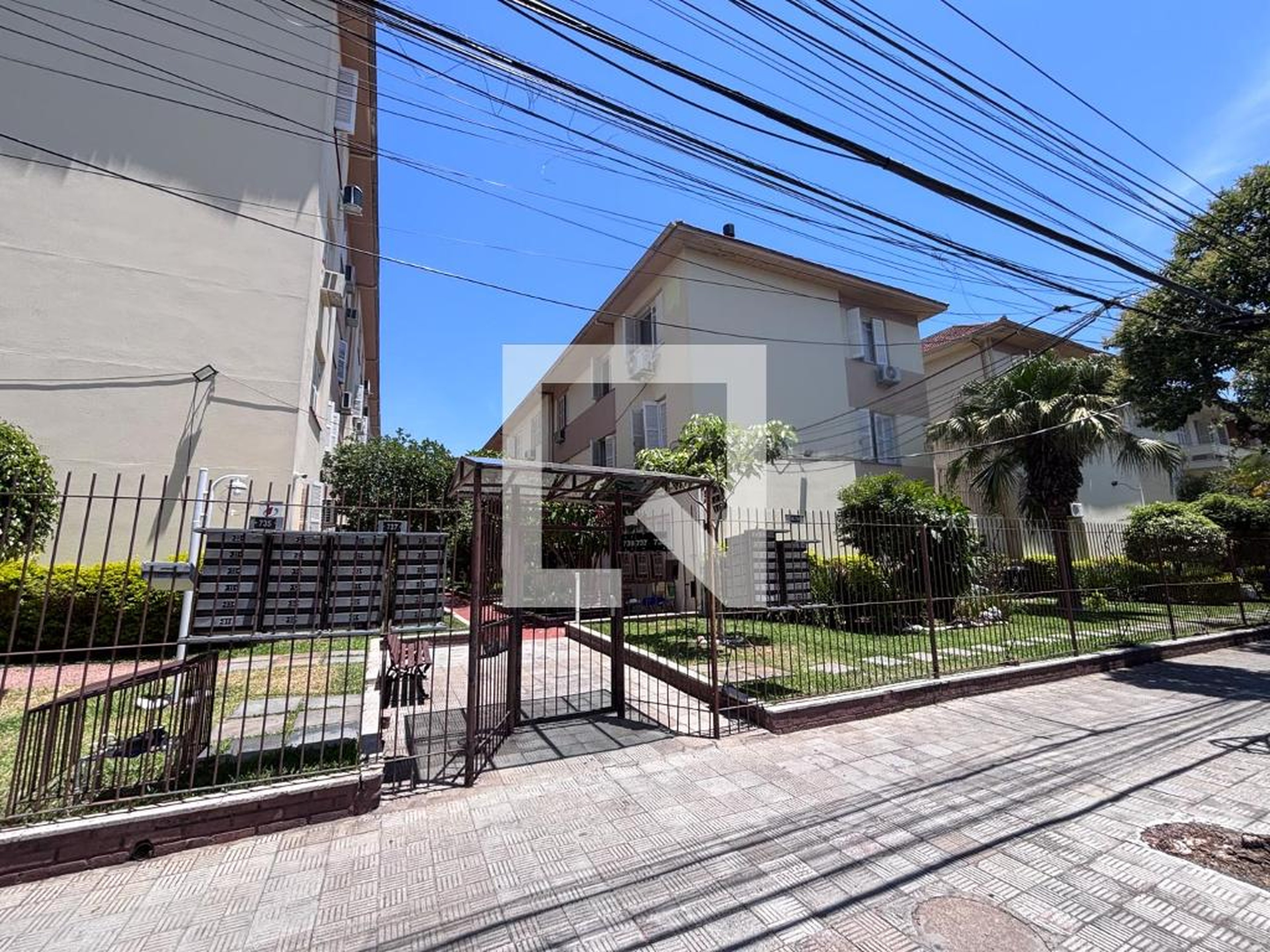 Fachada Condomínio em Rua Barbedo, 735