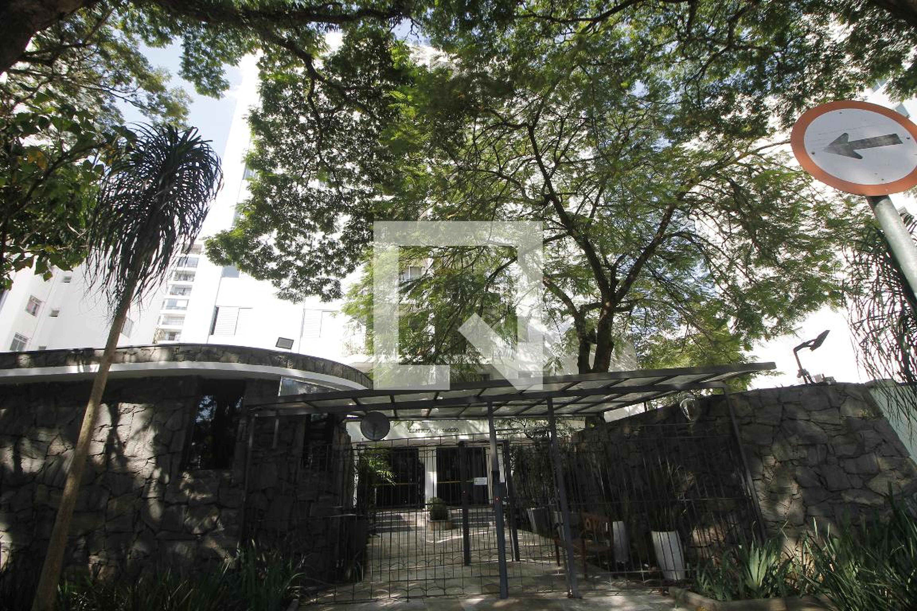 Fachada do Prédio Condomínio Ile de France