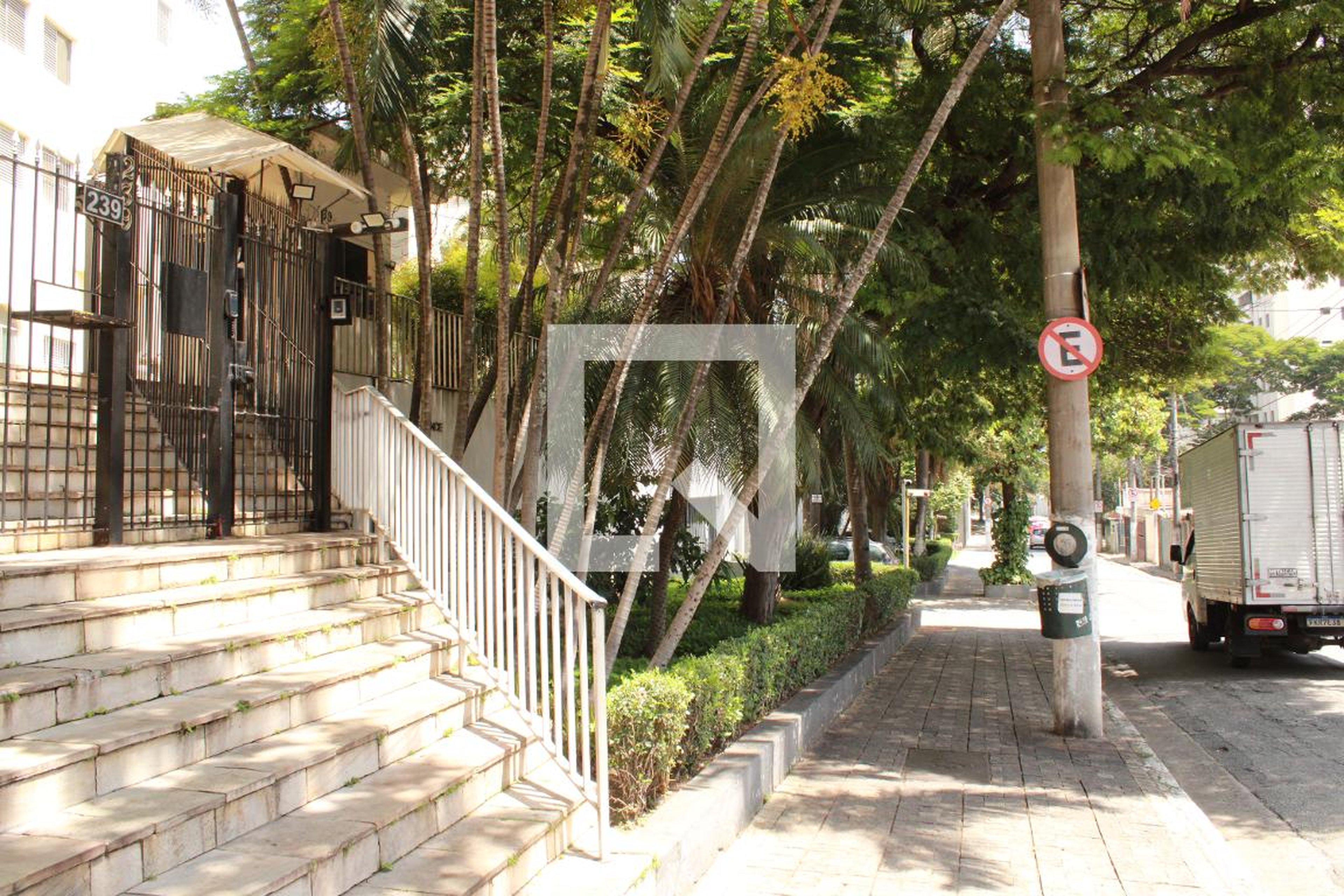 Fachada Condomínio Conjunto Tours de France