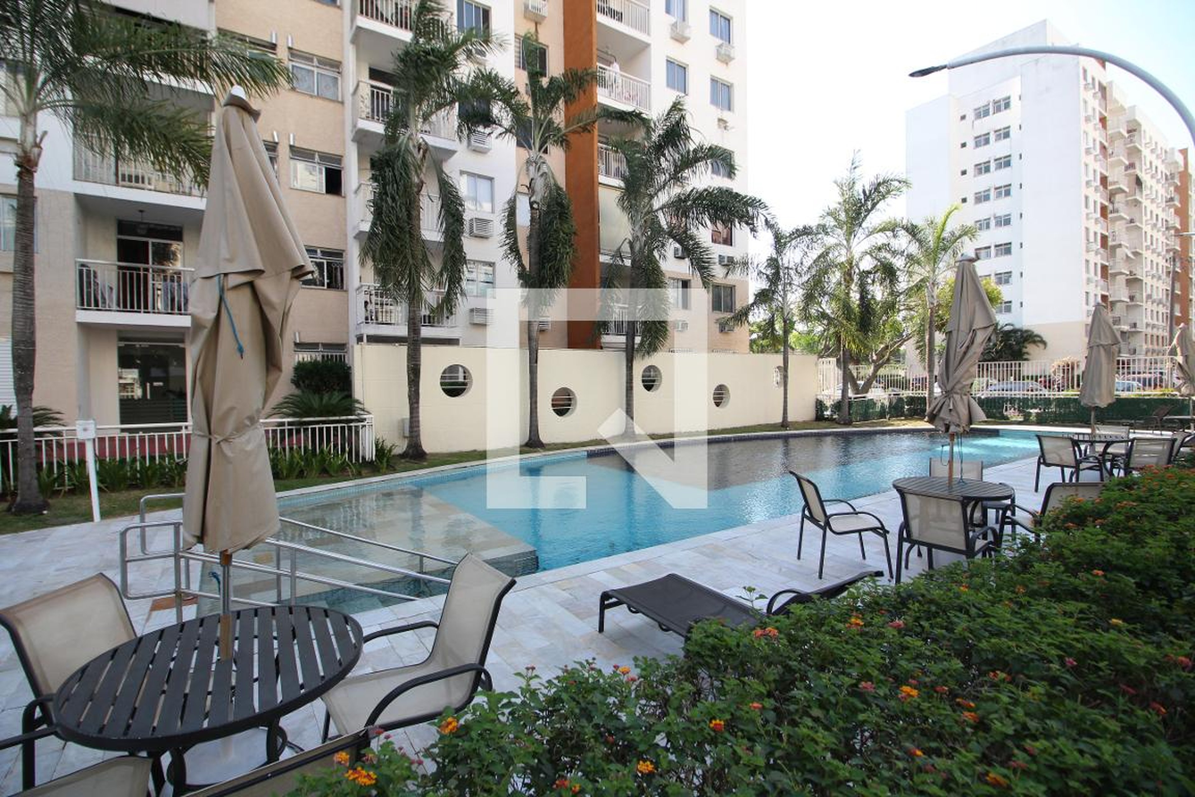 Piscina - Caminhos da Barra